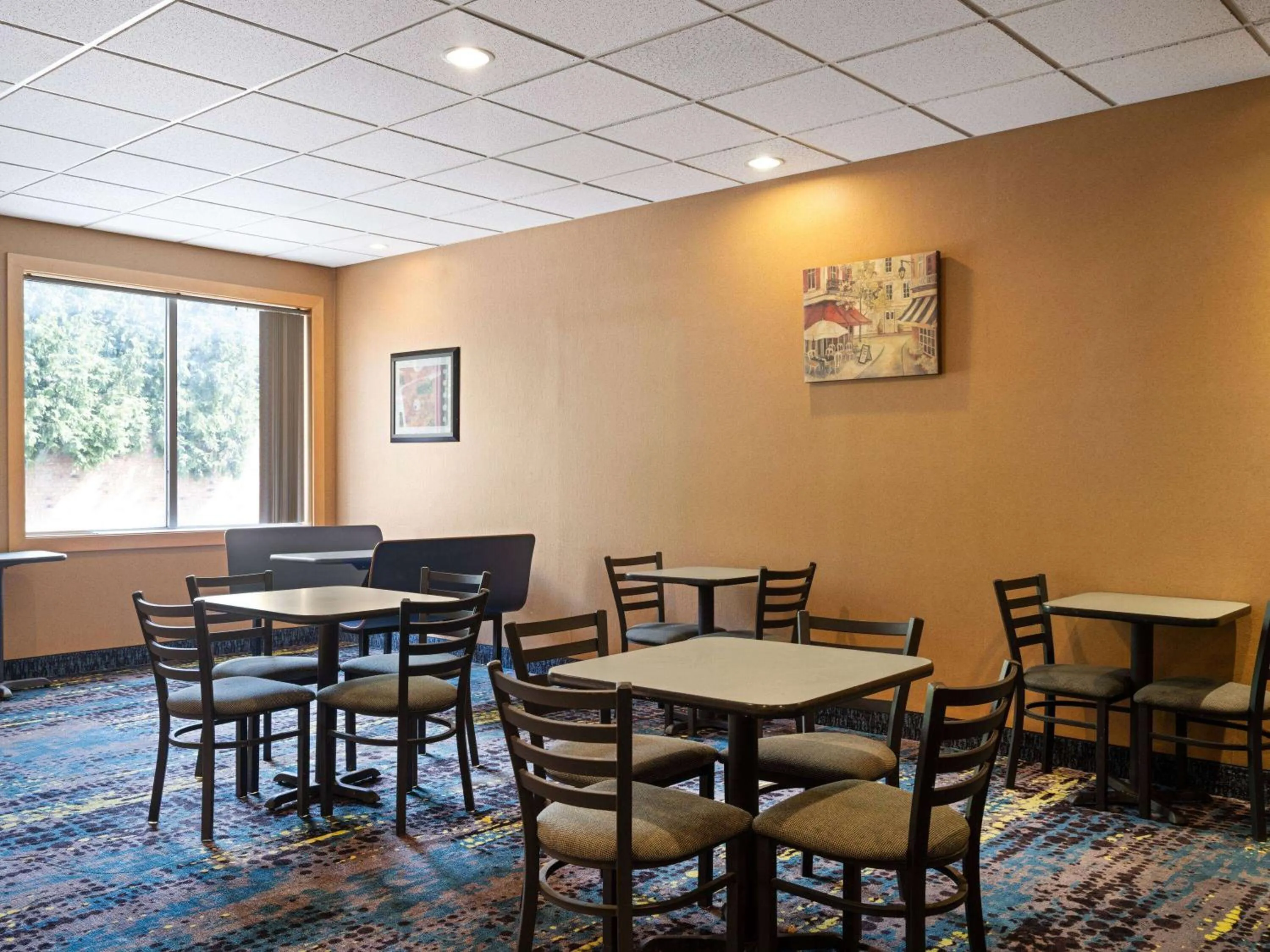 Breakfast in Baymont by Wyndham Indianapolis East