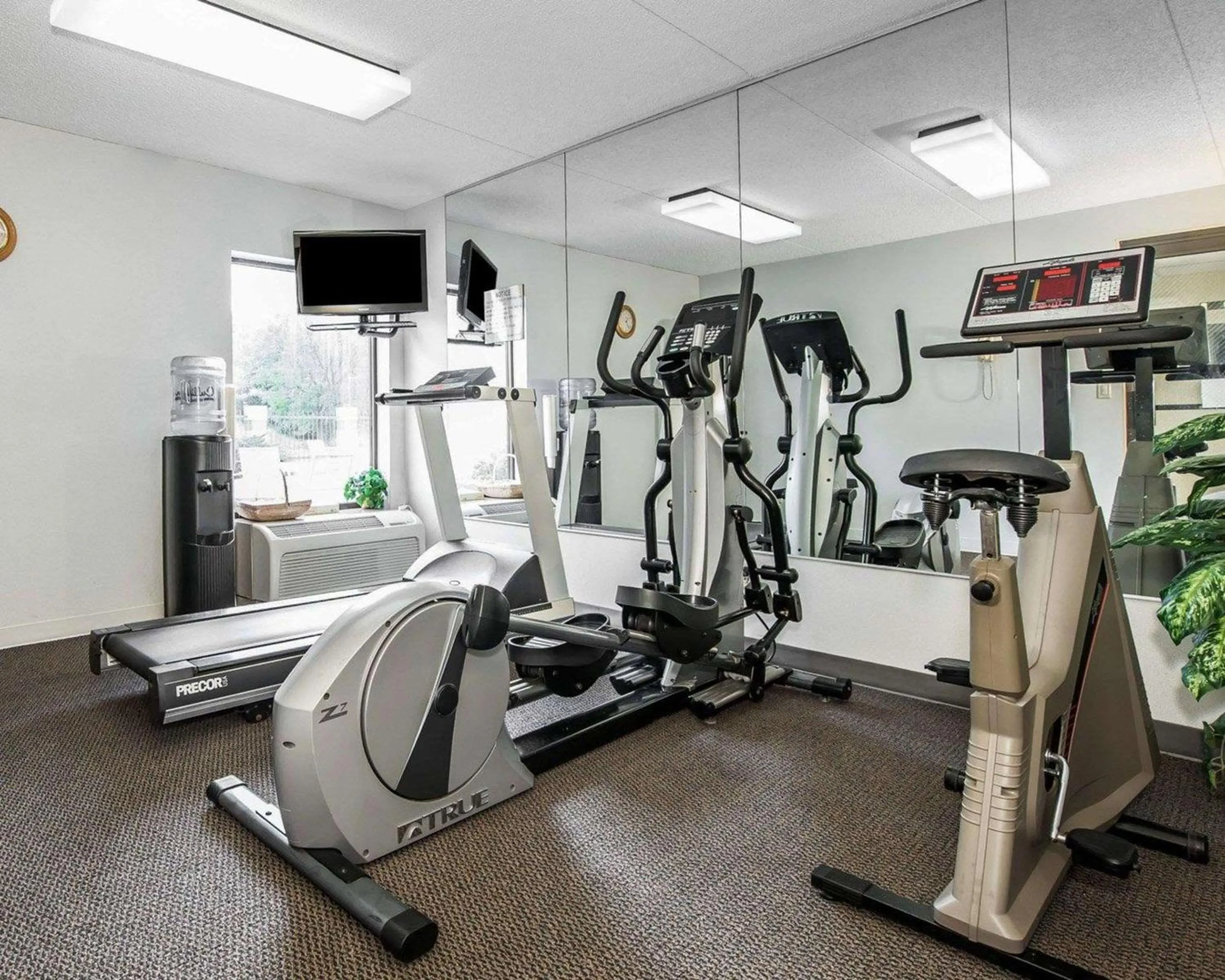 Fitness centre/facilities in Quality Inn Rochester South