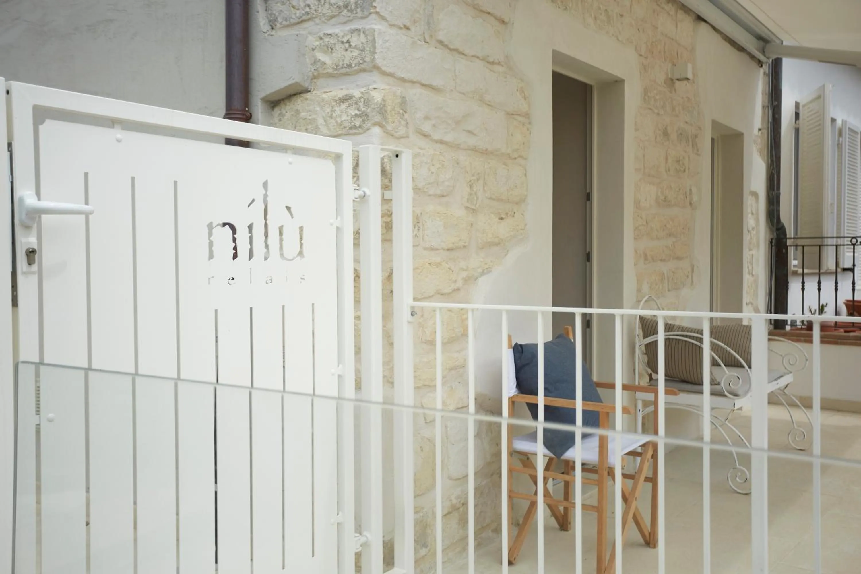 Property building in Nilù relais