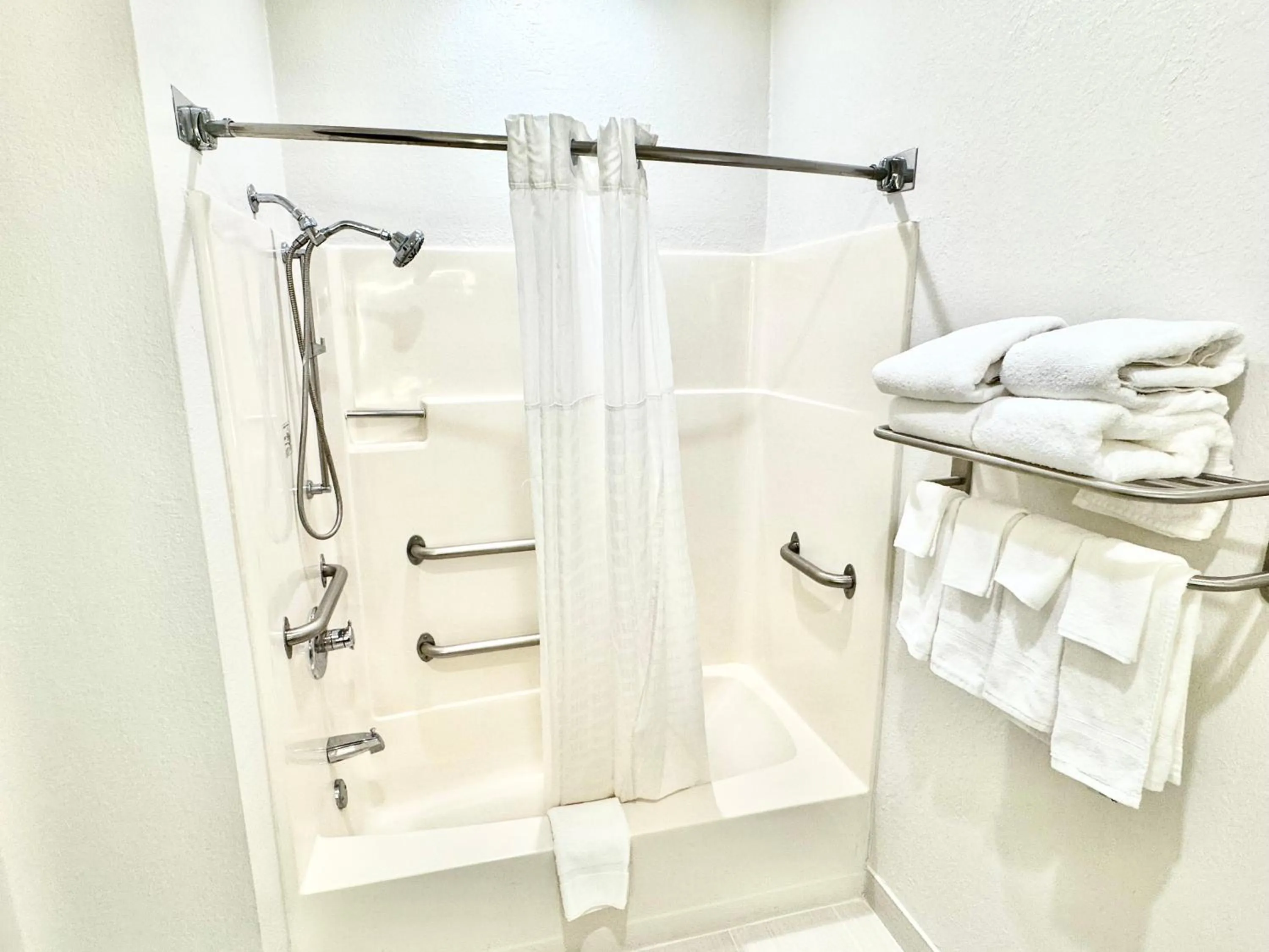 Bathroom in Baymont by Wyndham Richmond I-70