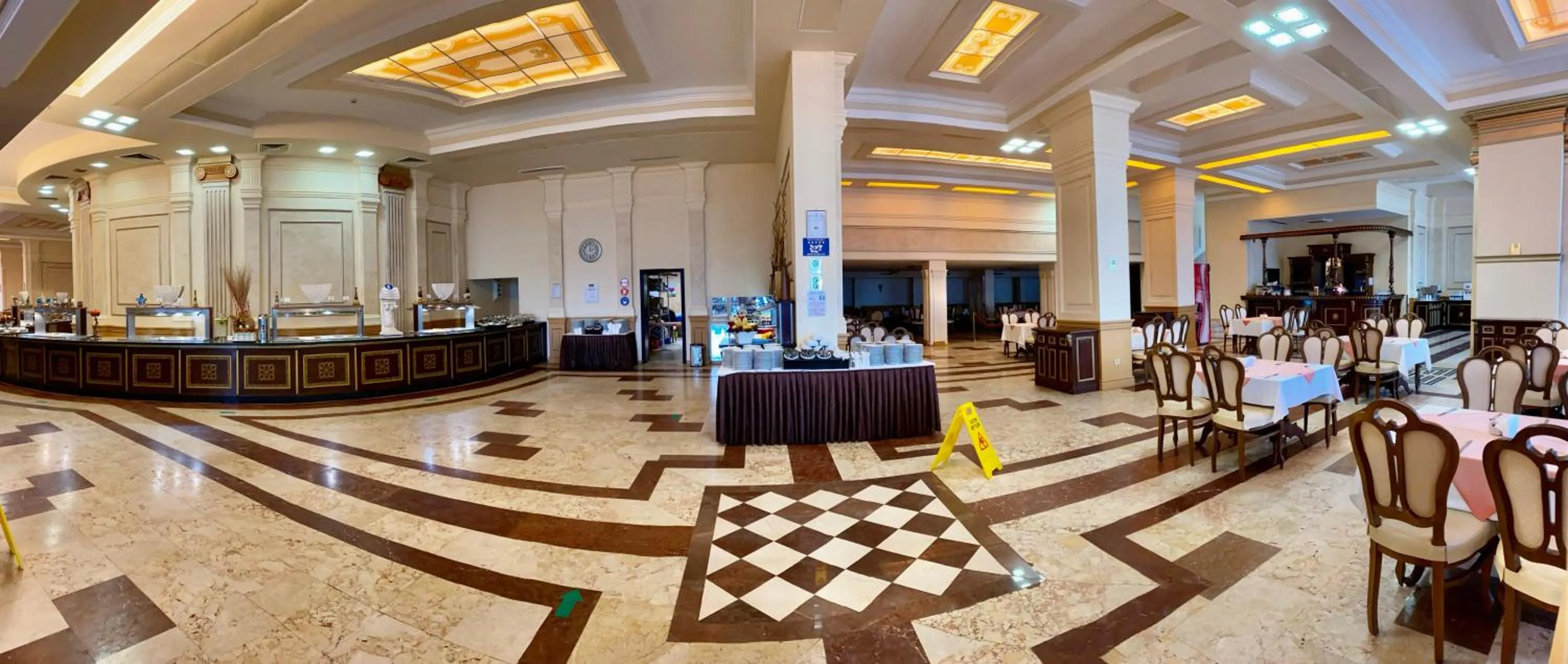 Restaurant/places to eat in Duni Marina Beach Hotel - All Inclusive