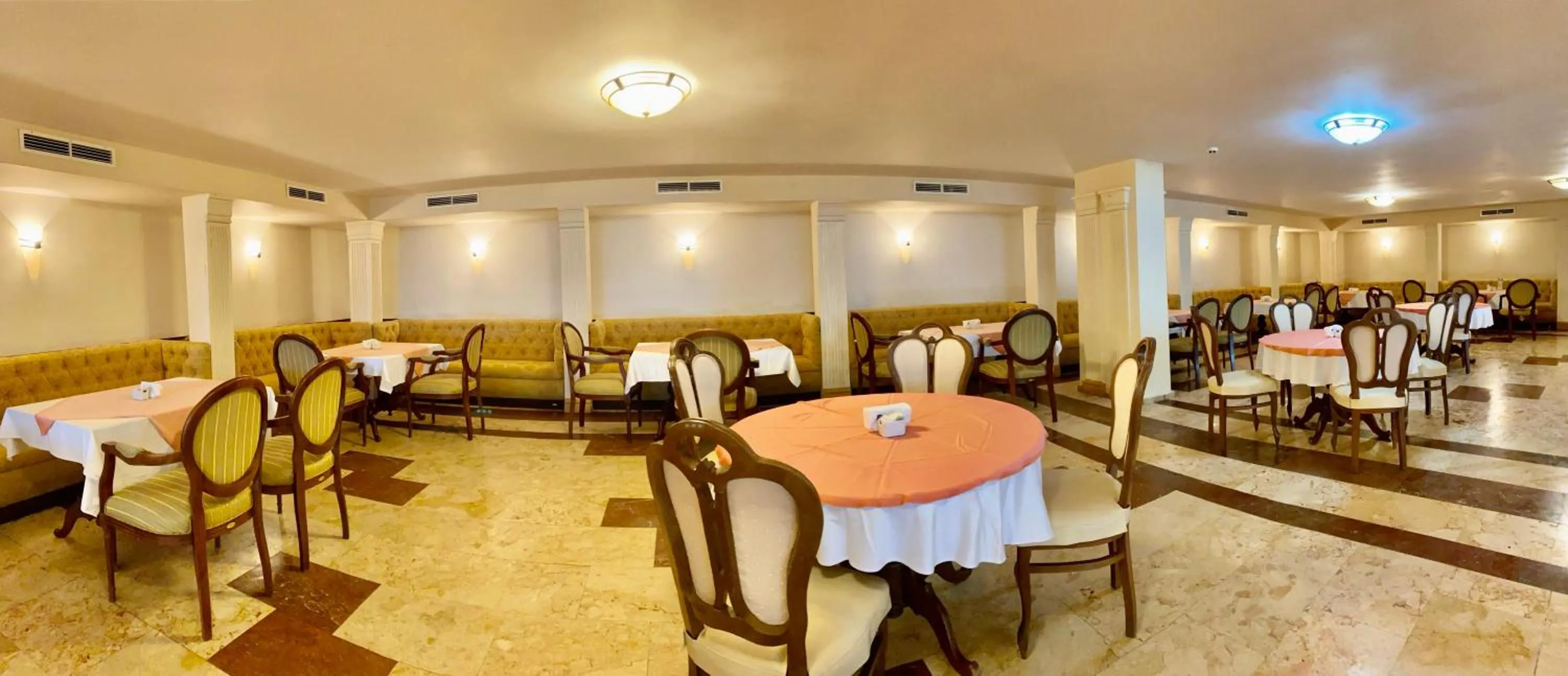 Restaurant/places to eat in Duni Marina Beach Hotel - All Inclusive