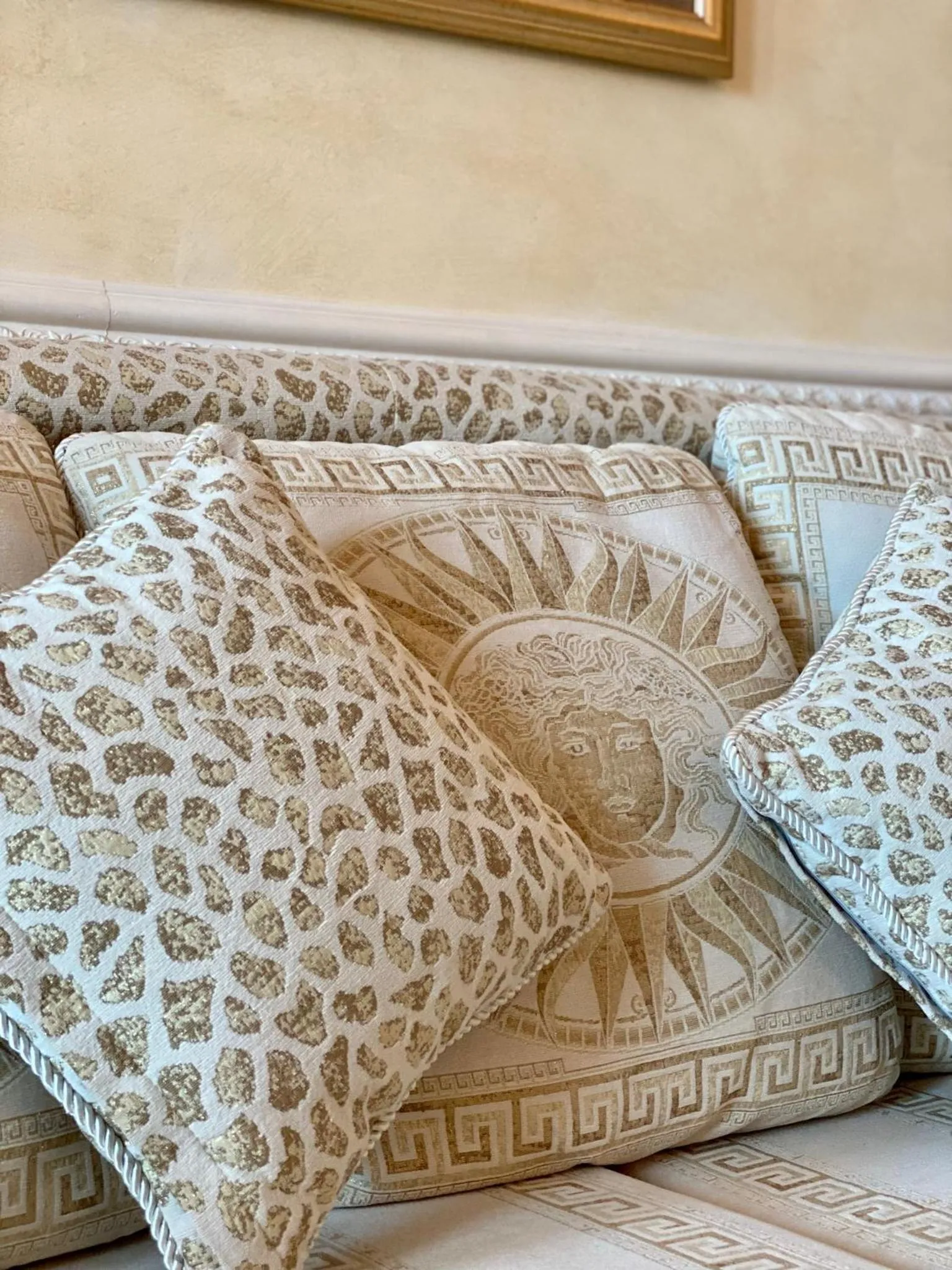 Living room, Bed in Duni Marina Beach Hotel - All Inclusive