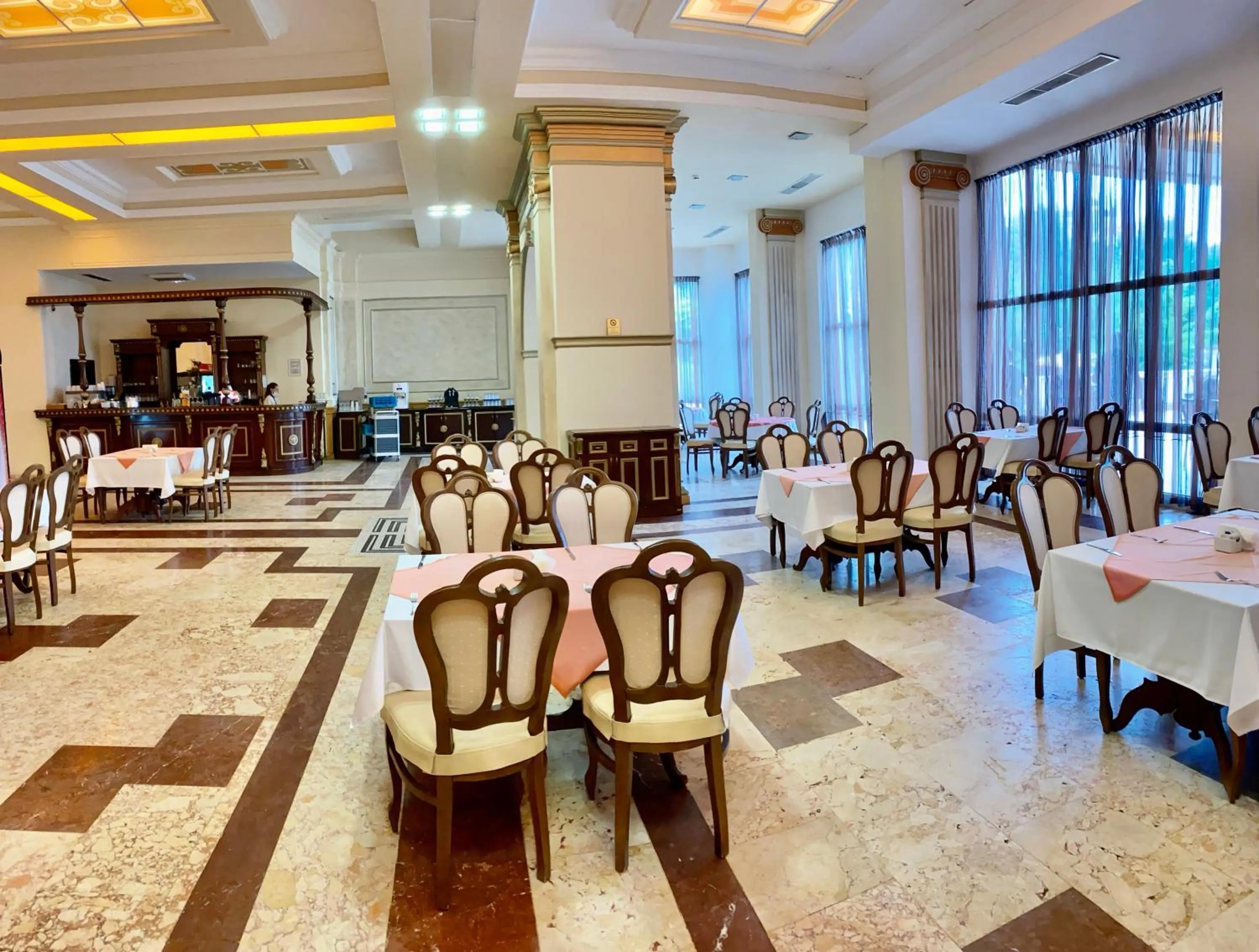 Restaurant/places to eat in Duni Marina Beach Hotel - All Inclusive