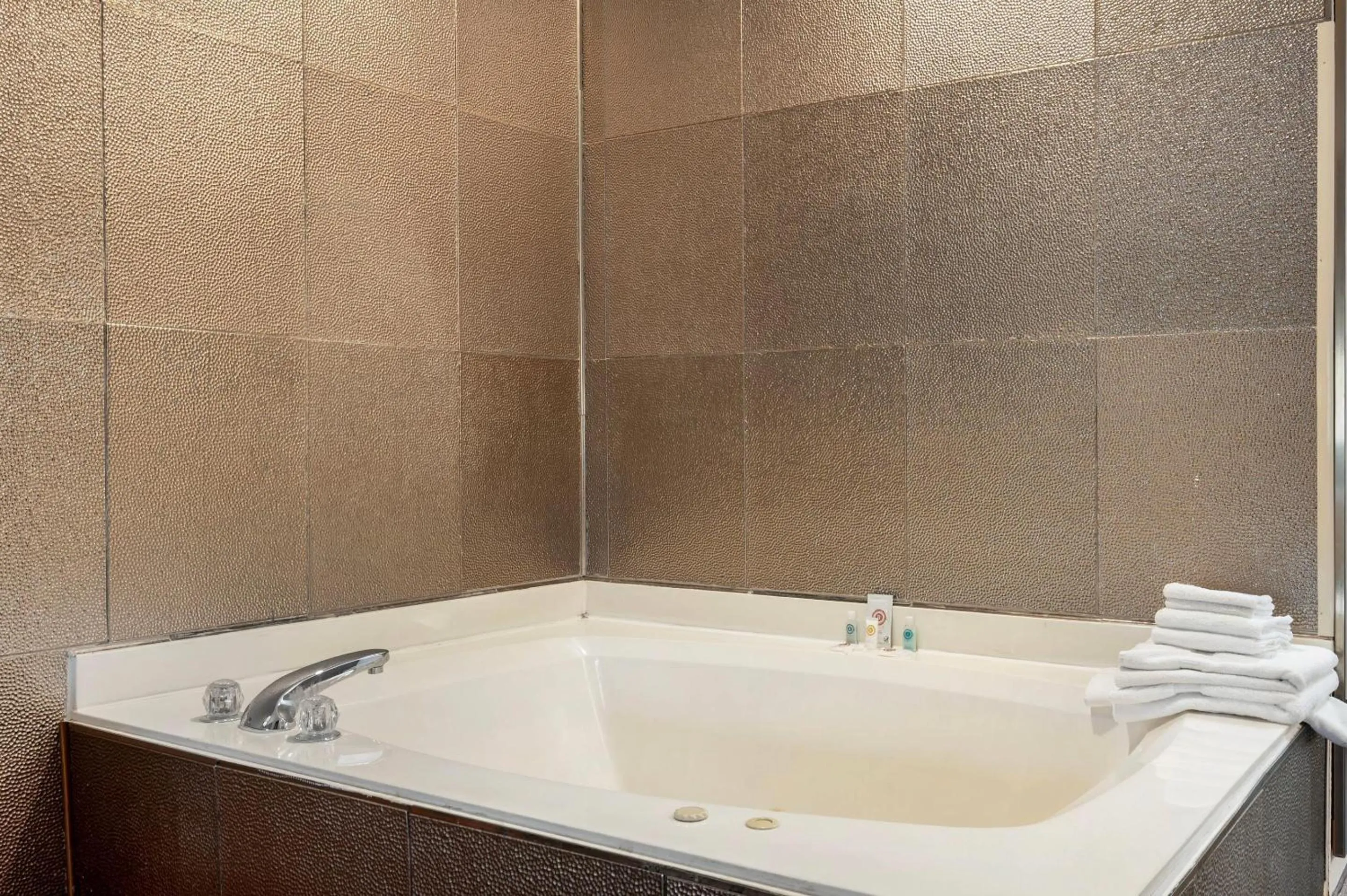 Bedroom in Comfort Inn & Suites North Greenfield