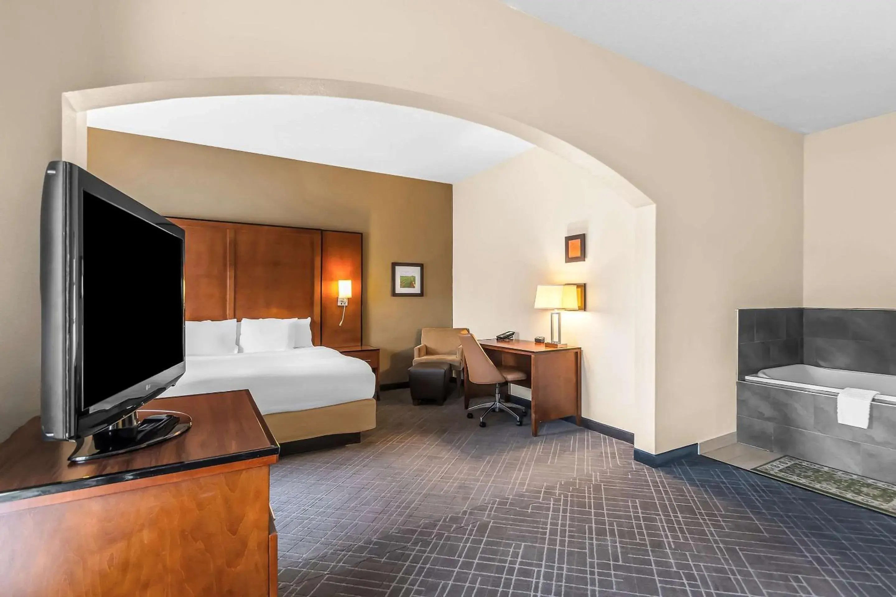 Bedroom, Bed in Comfort Suites Vincennes Bedroom, Bed in Comfort Suites Vincennes