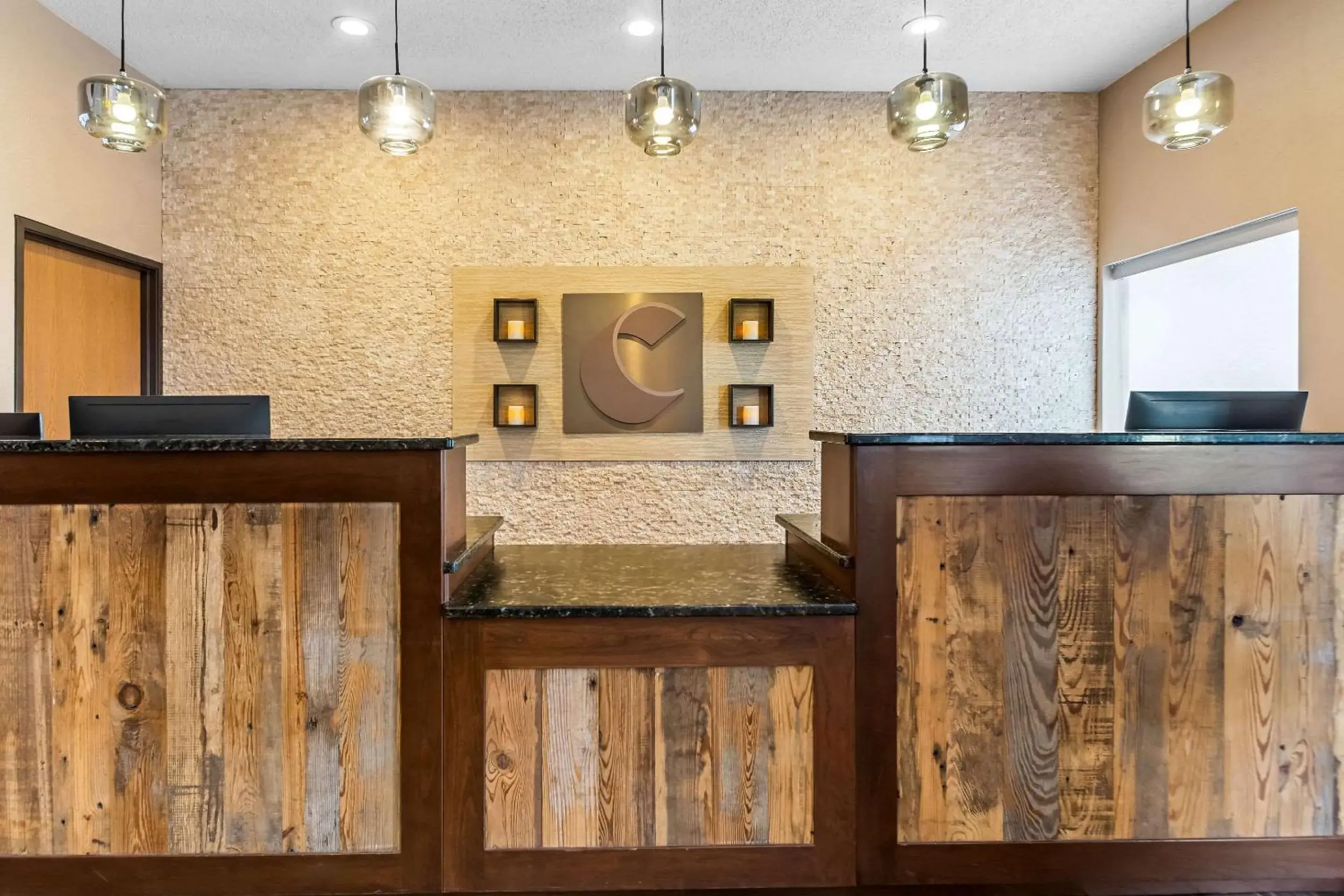 Lobby or reception in Comfort Suites Vincennes Lobby or reception in Comfort Suites Vincennes