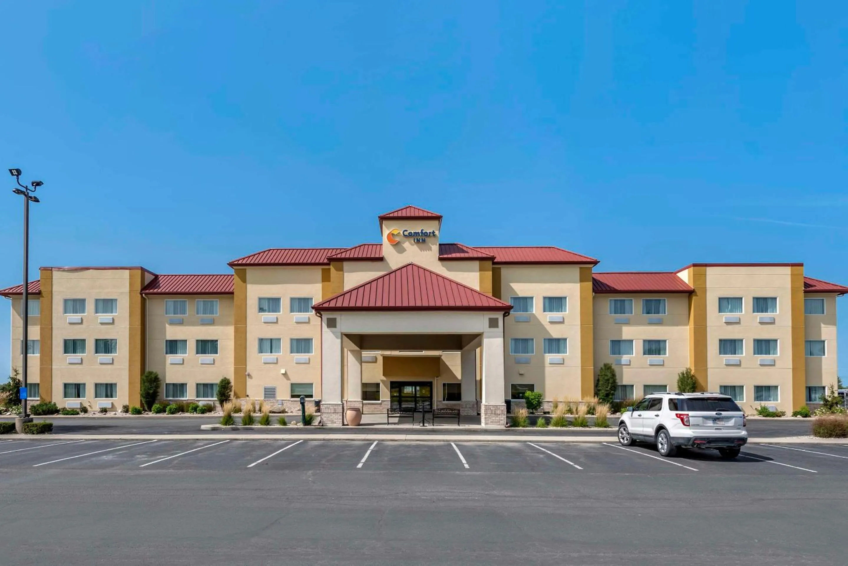 Property building in Comfort Inn