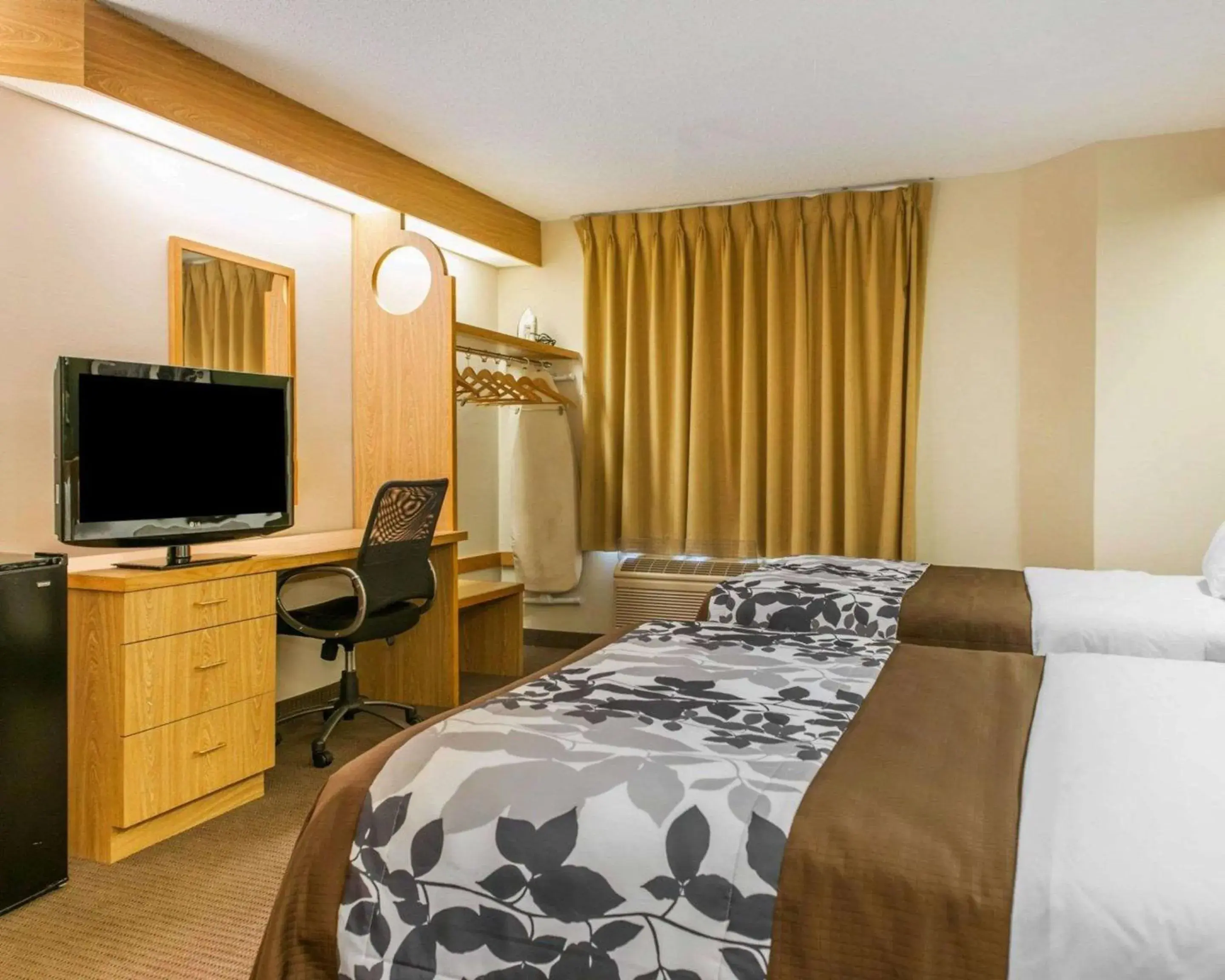 Photo of the whole room, Bed in Sleep Inn Elkhart North Photo of the whole room, Bed in Sleep Inn Elkhart North