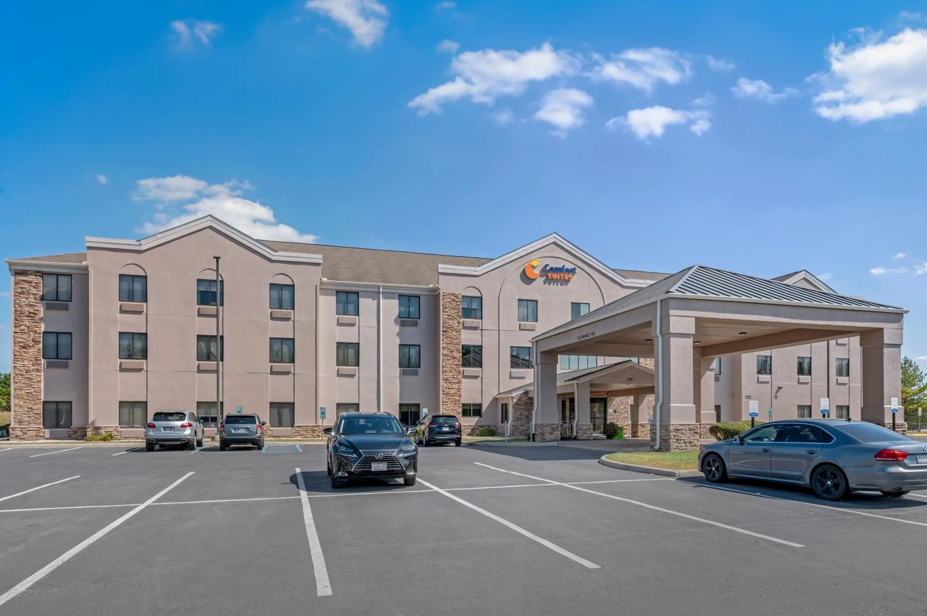 Property building in Comfort Suites West Indianapolis - Brownsburg