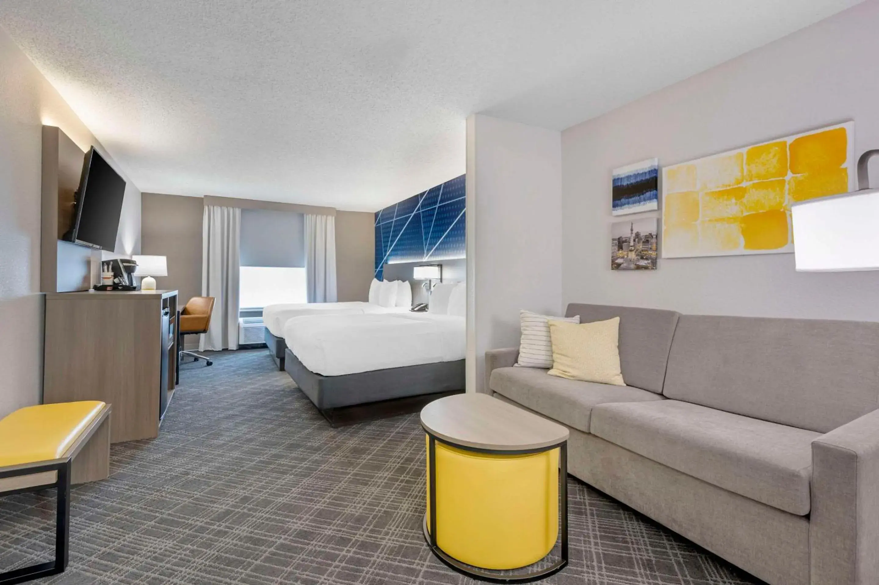 Bedroom in Comfort Suites West Indianapolis - Brownsburg Bedroom in Comfort Suites West Indianapolis - Brownsburg