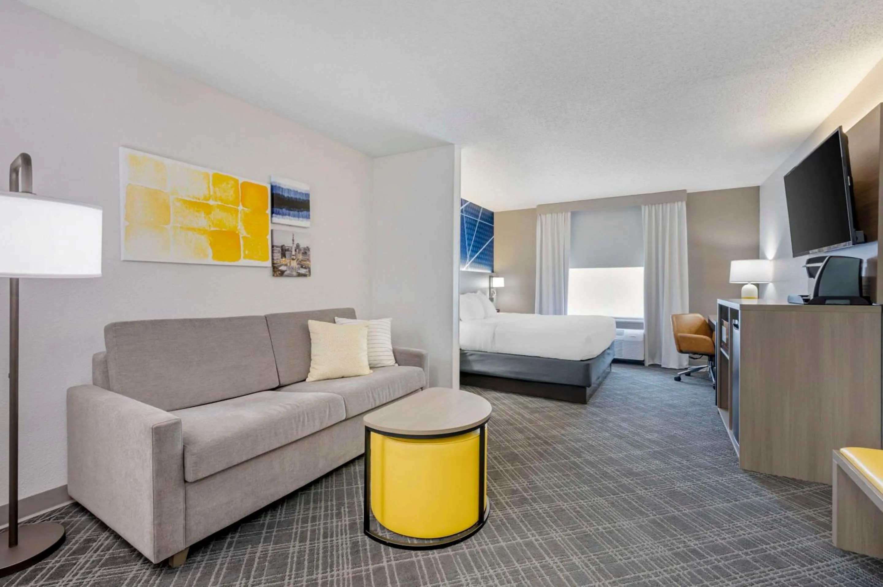 Bedroom in Comfort Suites West Indianapolis - Brownsburg