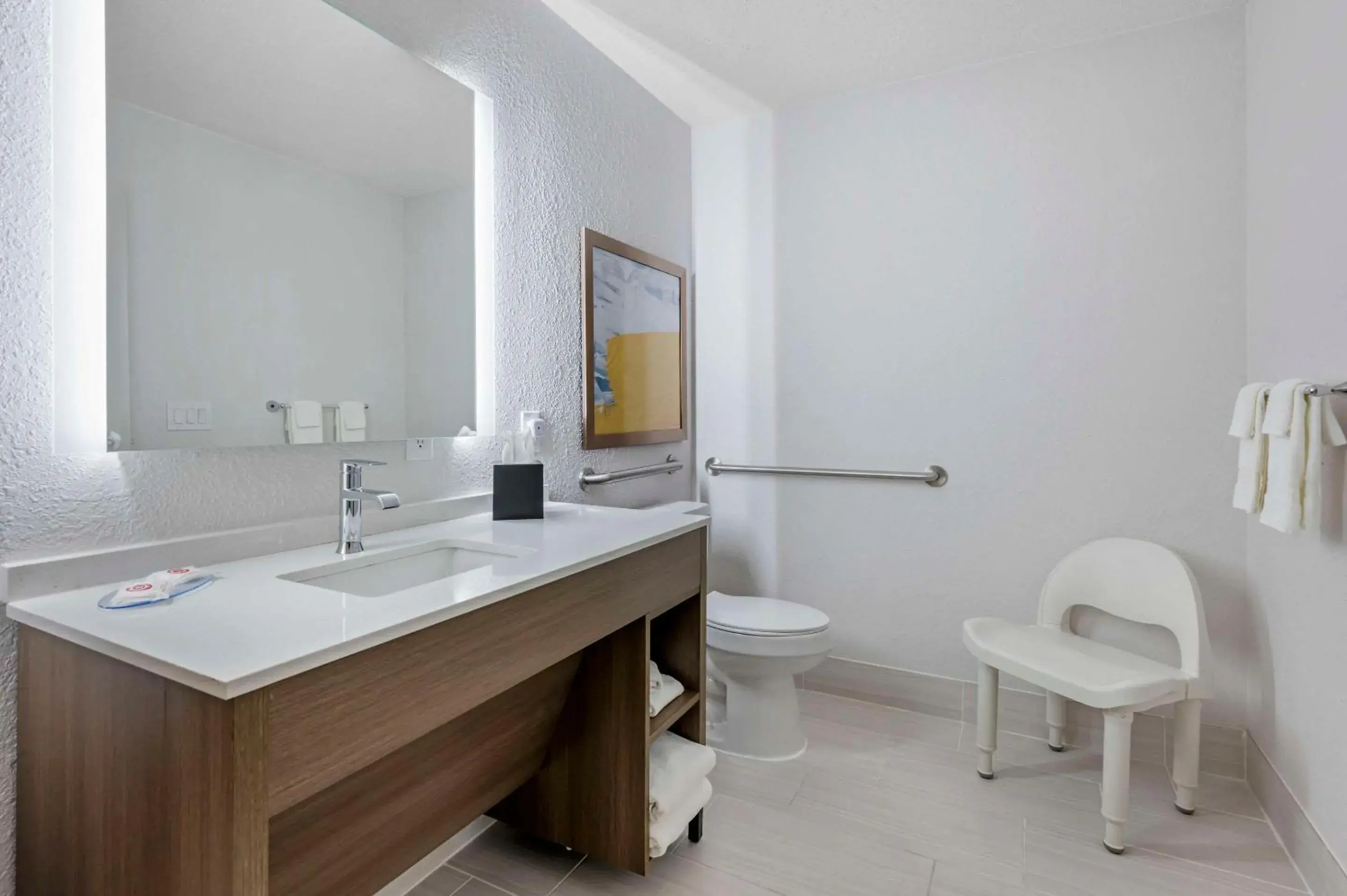 Bedroom in Comfort Suites West Indianapolis - Brownsburg Bedroom in Comfort Suites West Indianapolis - Brownsburg