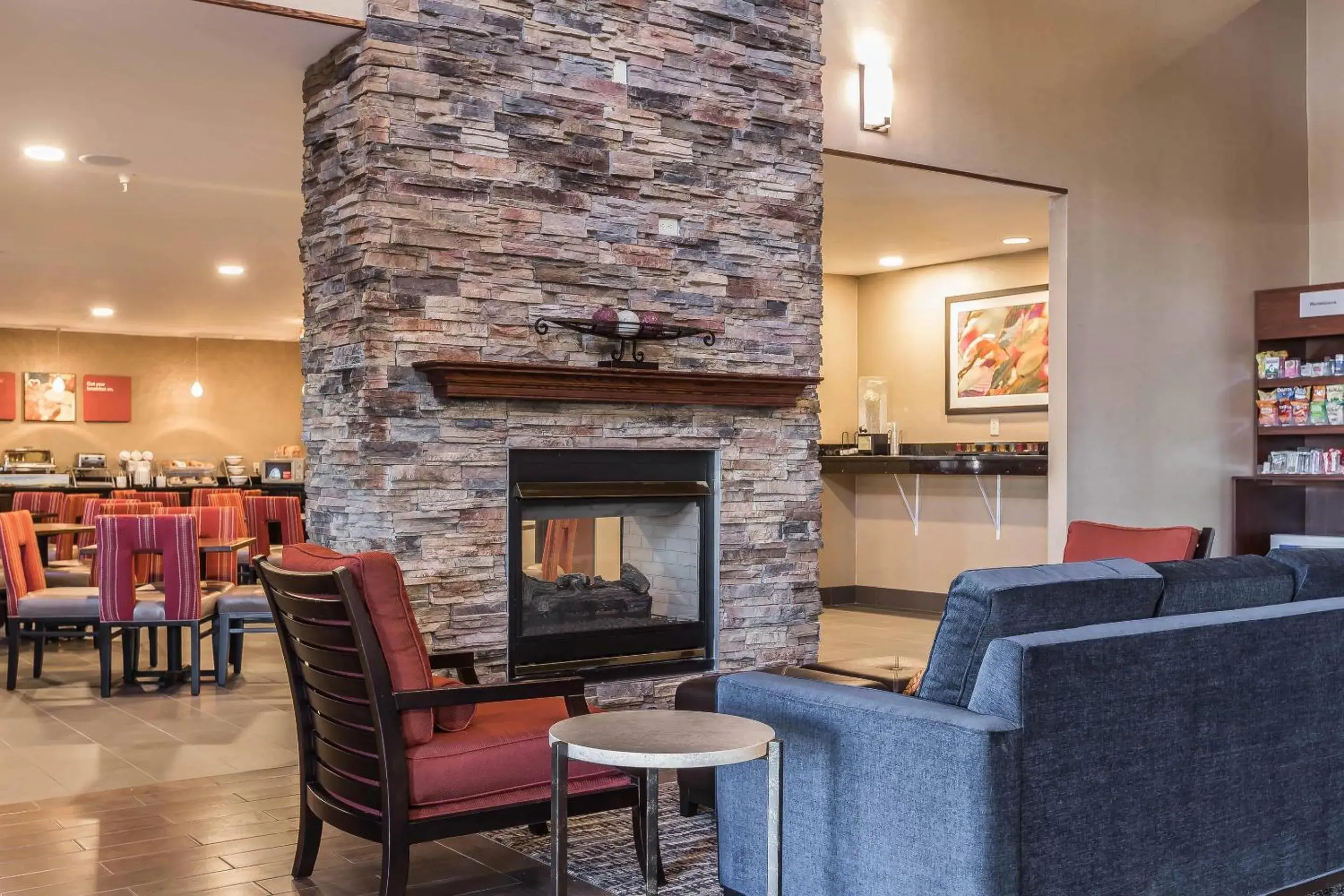Lobby or reception in Comfort Suites Fort Wayne North Lobby or reception in Comfort Suites Fort Wayne North