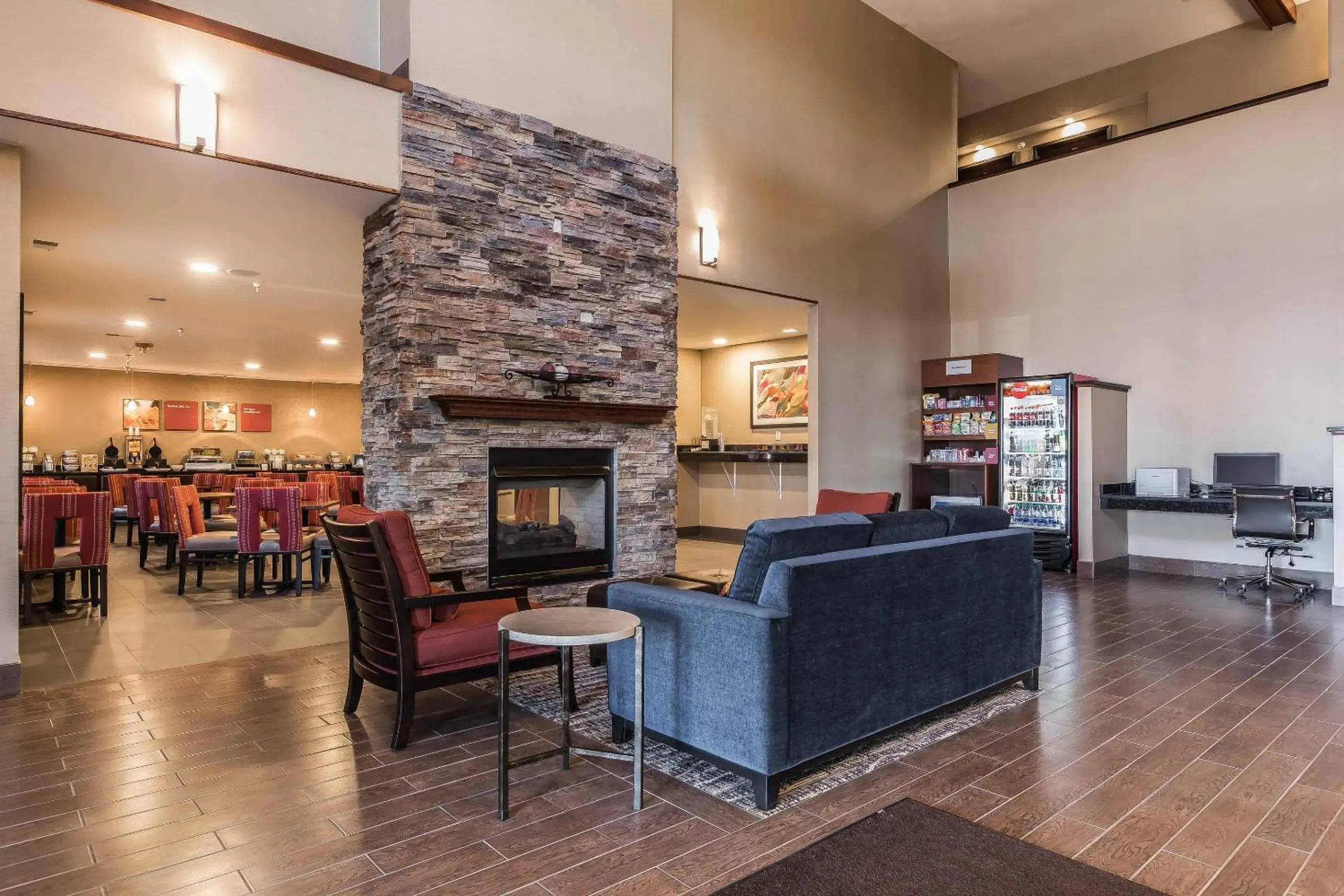 Lobby or reception in Comfort Suites Fort Wayne North Lobby or reception in Comfort Suites Fort Wayne North