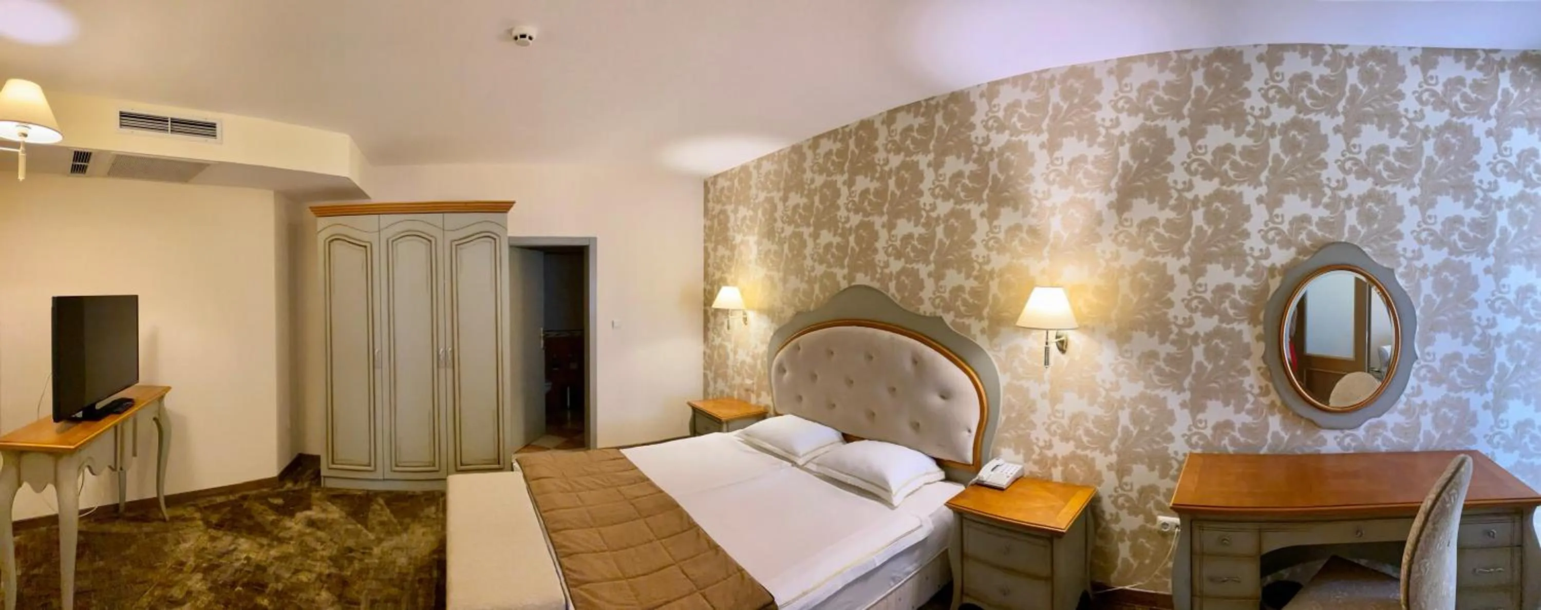 Bedroom, Bed in Duni Marina Royal Palace Hotel - Ultra All Inclusive