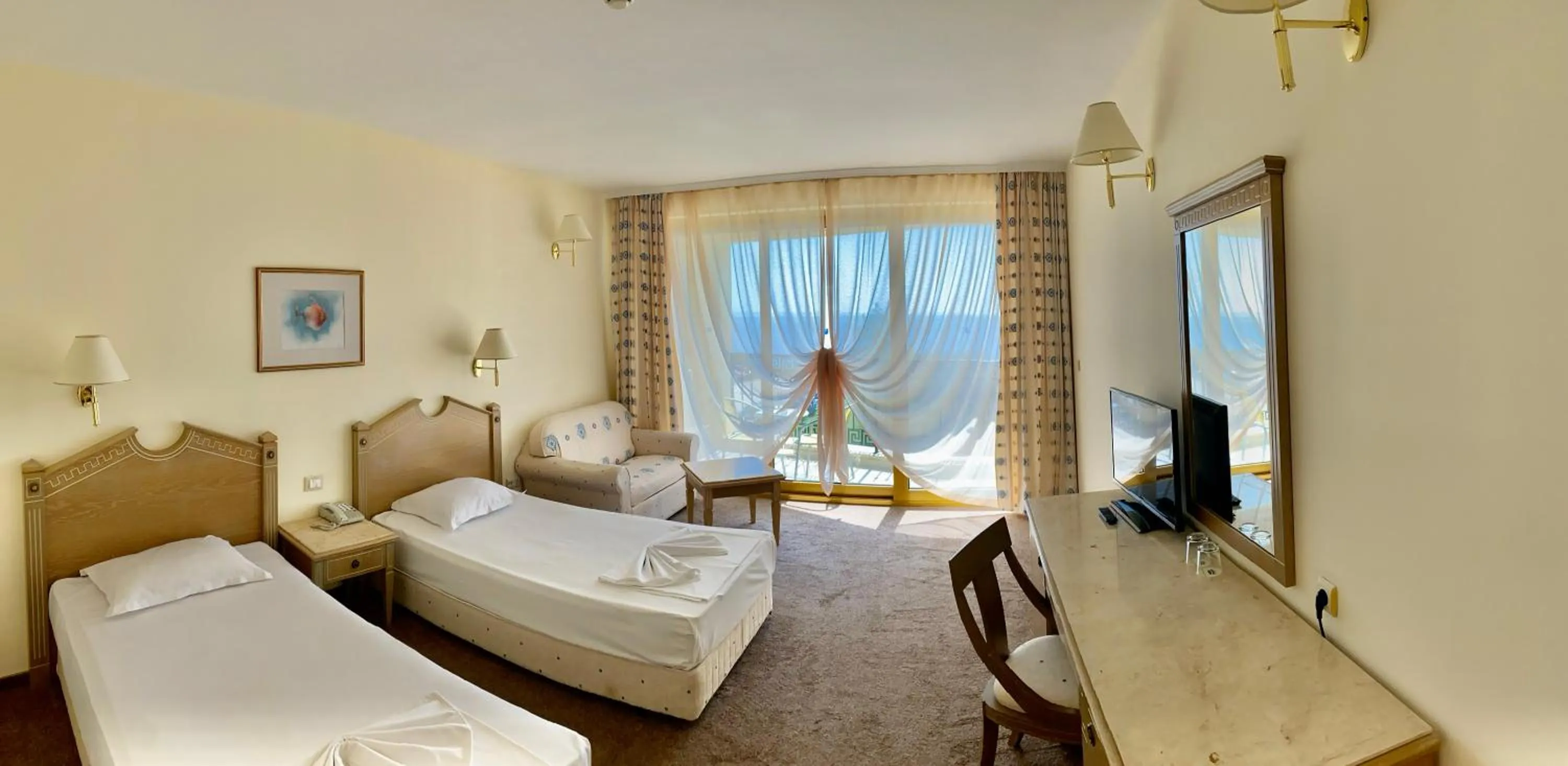 Bedroom, Bed in Duni Marina Royal Palace Hotel - Ultra All Inclusive