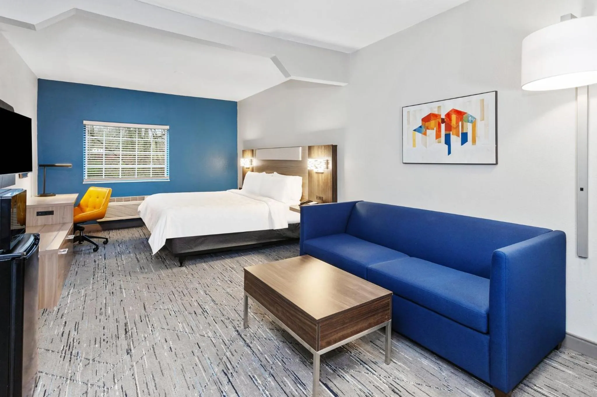 Photo of the whole room, Bed in Holiday Inn Express & Suites Carmel North – Westfield by IHG