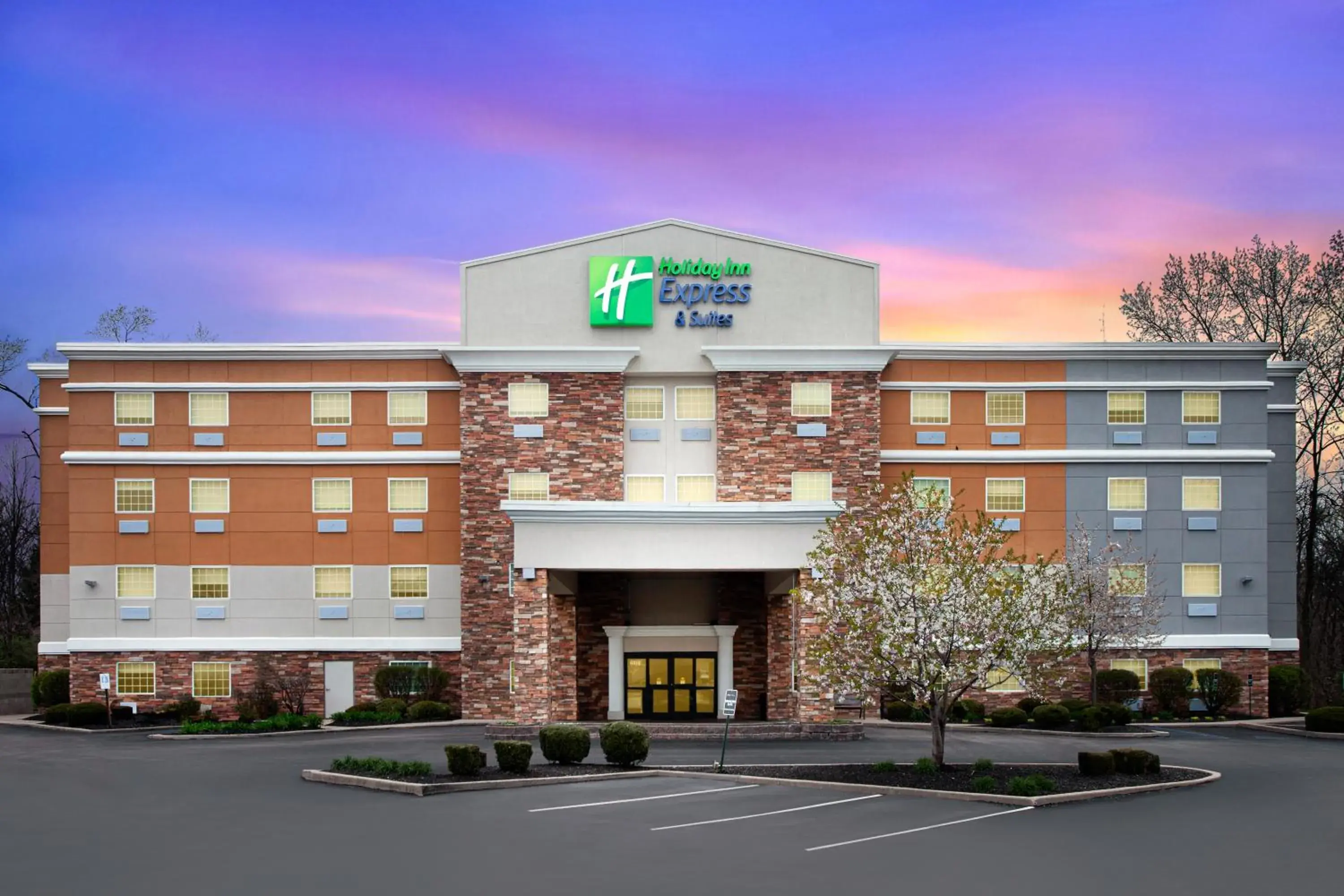 Property building in Holiday Inn Express & Suites Carmel North – Westfield by IHG Property building in Holiday Inn Express & Suites Carmel North – Westfield by IHG