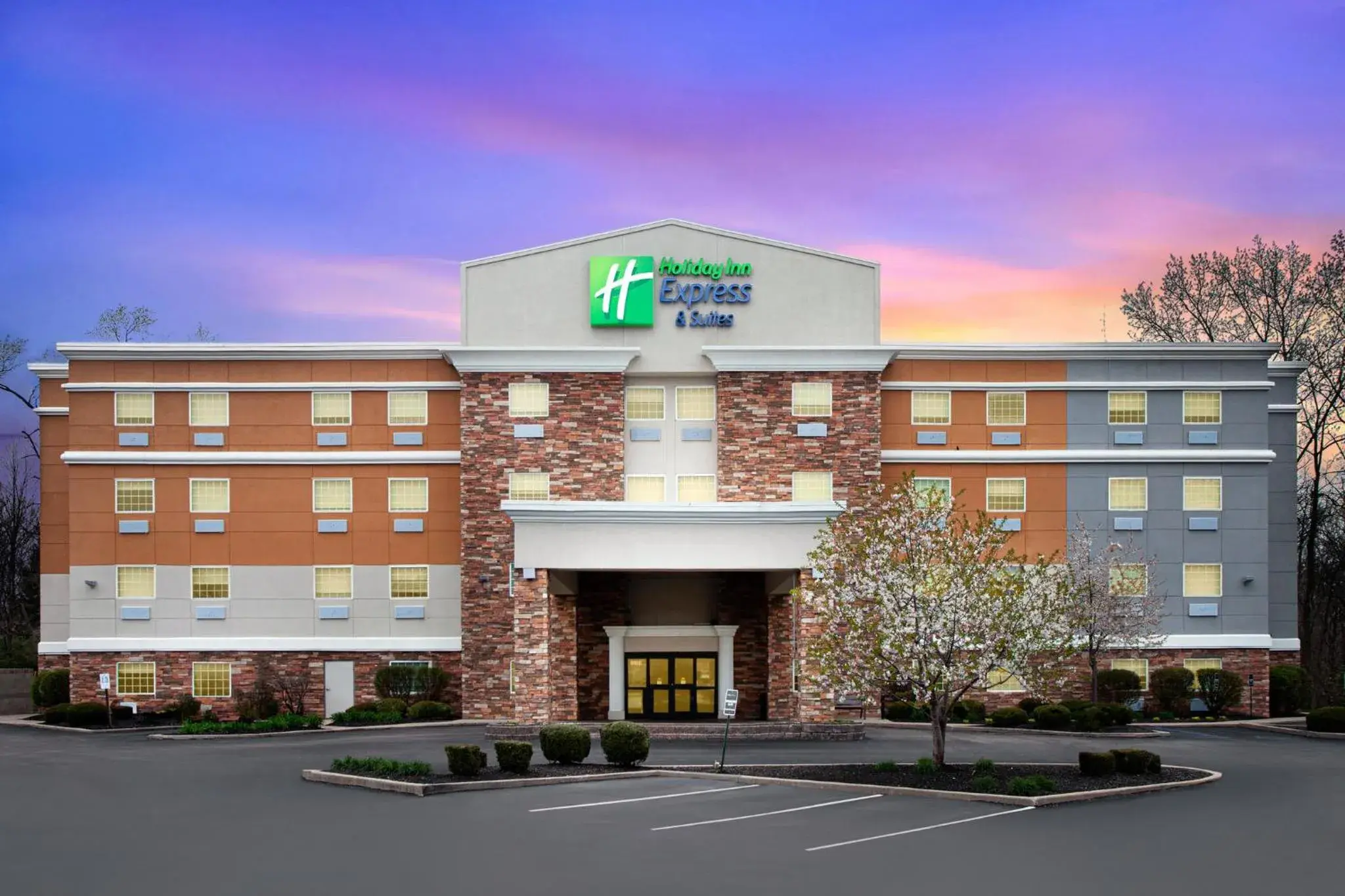 Property building in Holiday Inn Express & Suites Carmel North – Westfield by IHG Property building in Holiday Inn Express & Suites Carmel North – Westfield by IHG