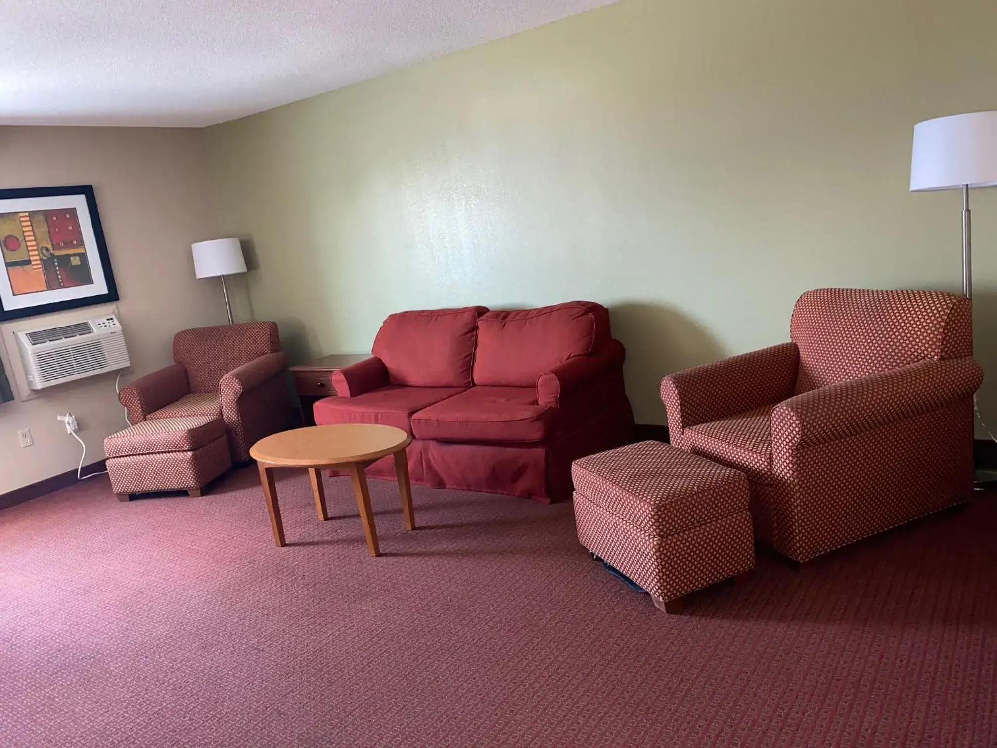 Living room in Baymont by Wyndham Kokomo Living room in Baymont by Wyndham Kokomo