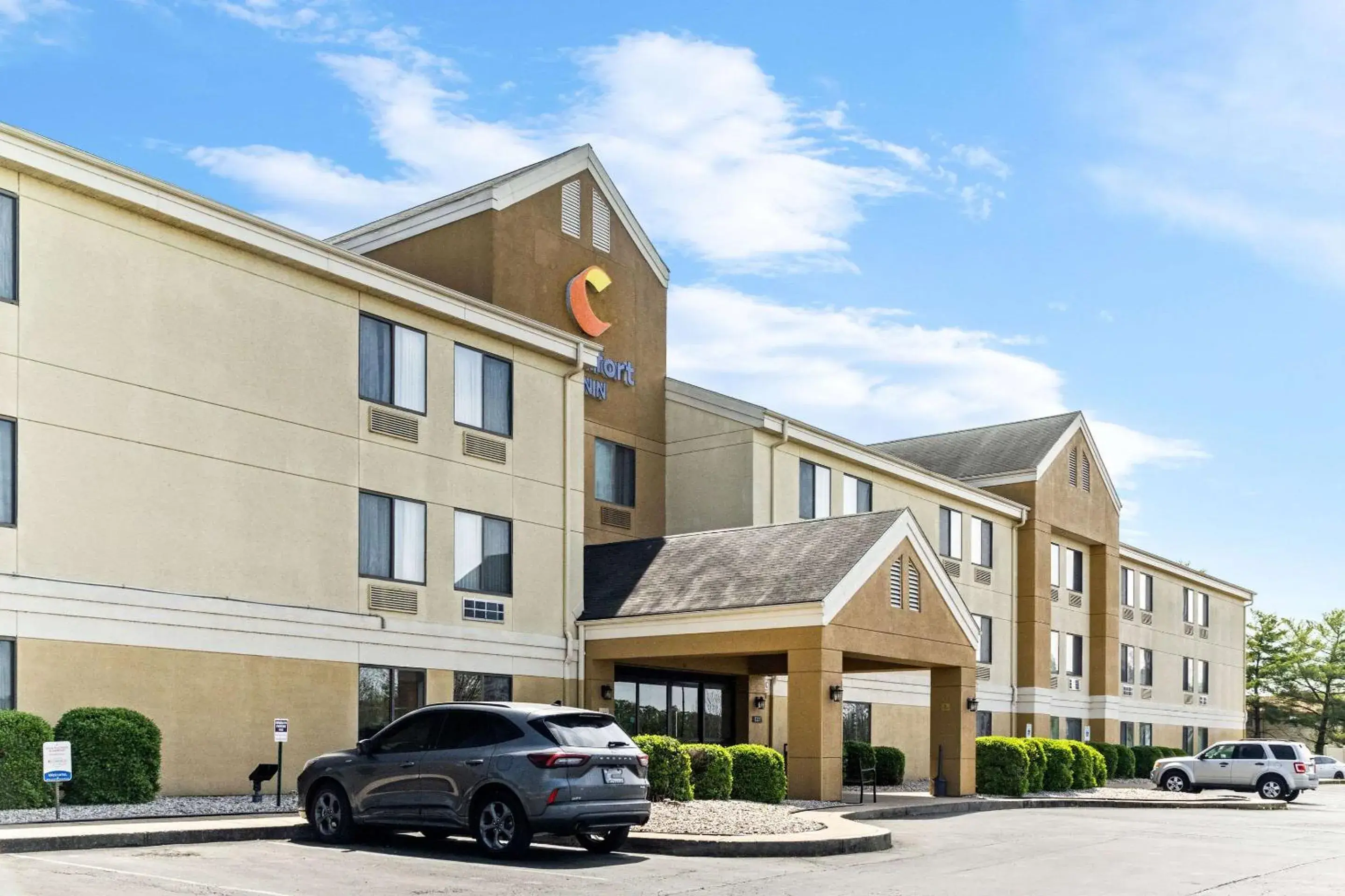 Property building in Comfort Inn Evansville East Property building in Comfort Inn Evansville East
