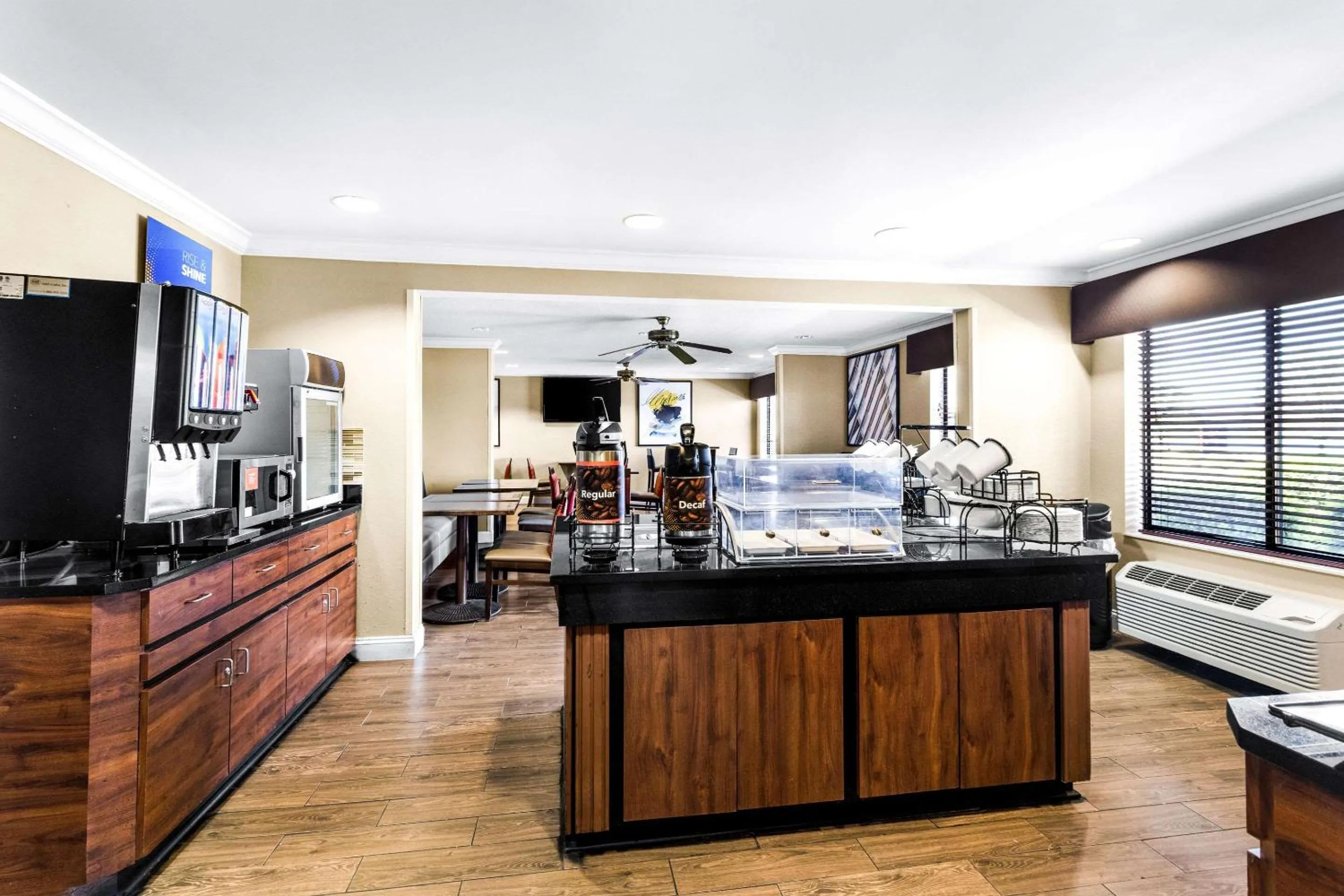 Breakfast in Comfort Inn Evansville East