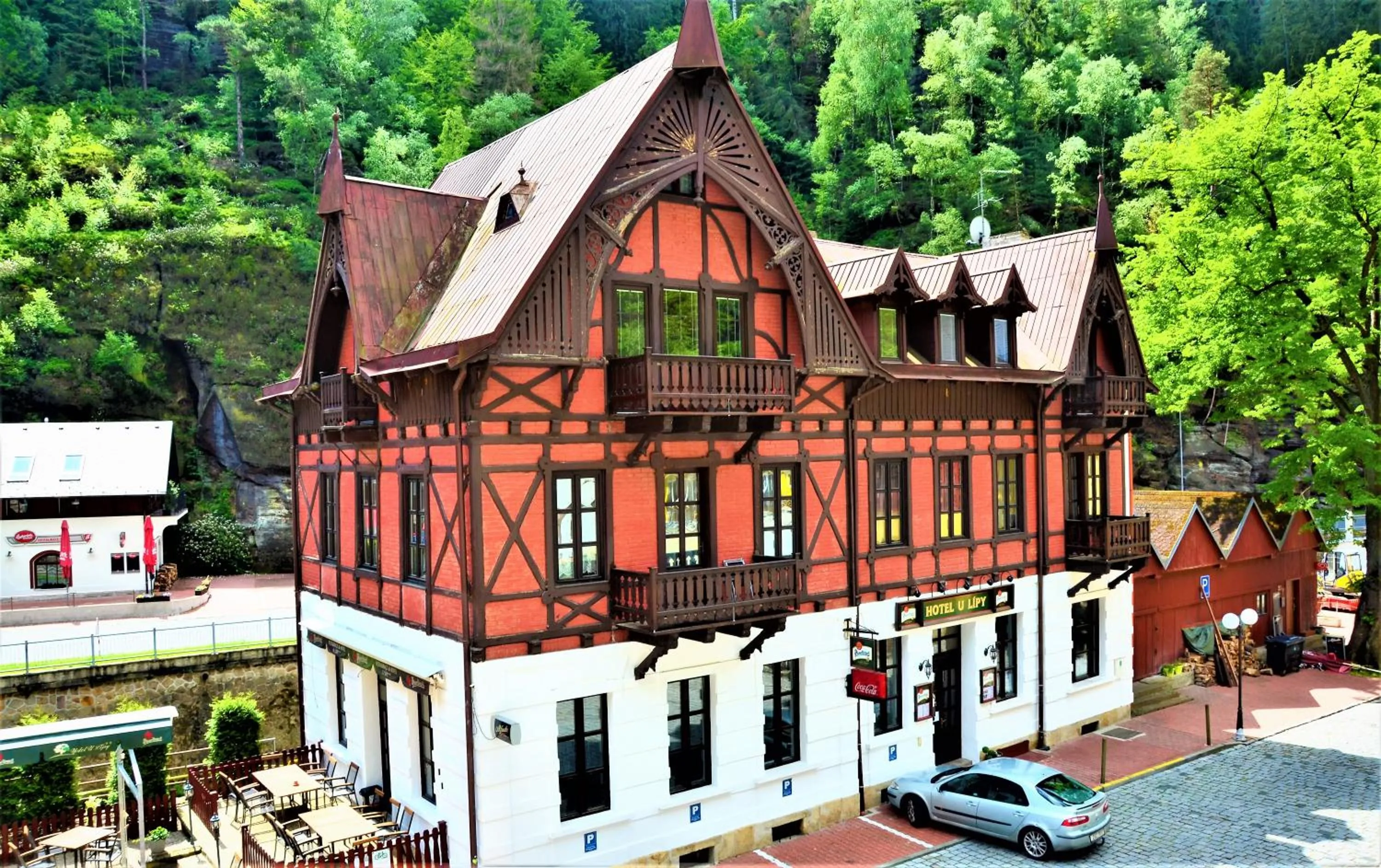 Property building in Hotel U Lípy