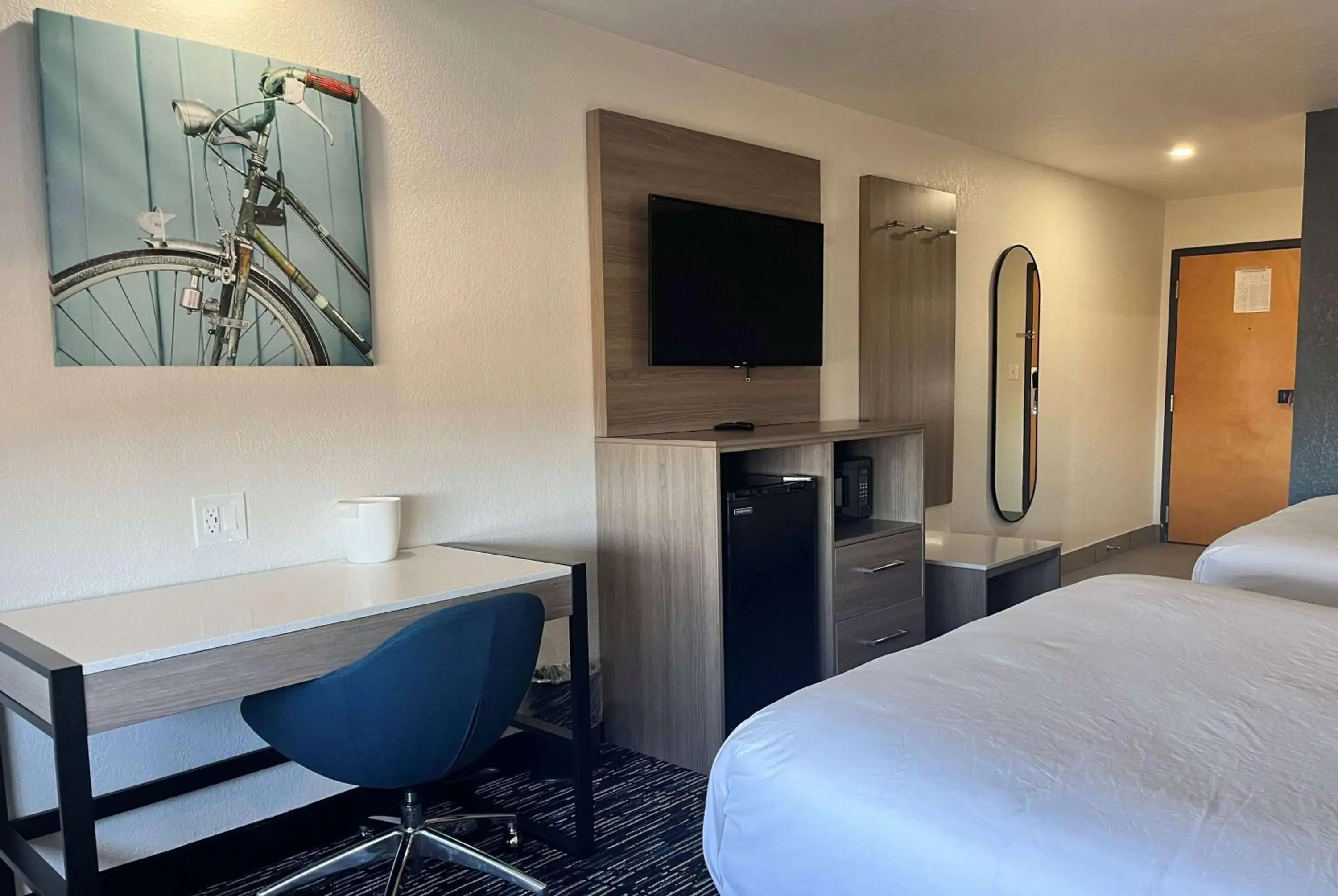 Deluxe Queen Room - Disability Access/Non-Smoking in Baymont by Wyndham Indianapolis Northeast Deluxe Queen Room - Disability Access/Non-Smoking in Baymont by Wyndham Indianapolis Northeast