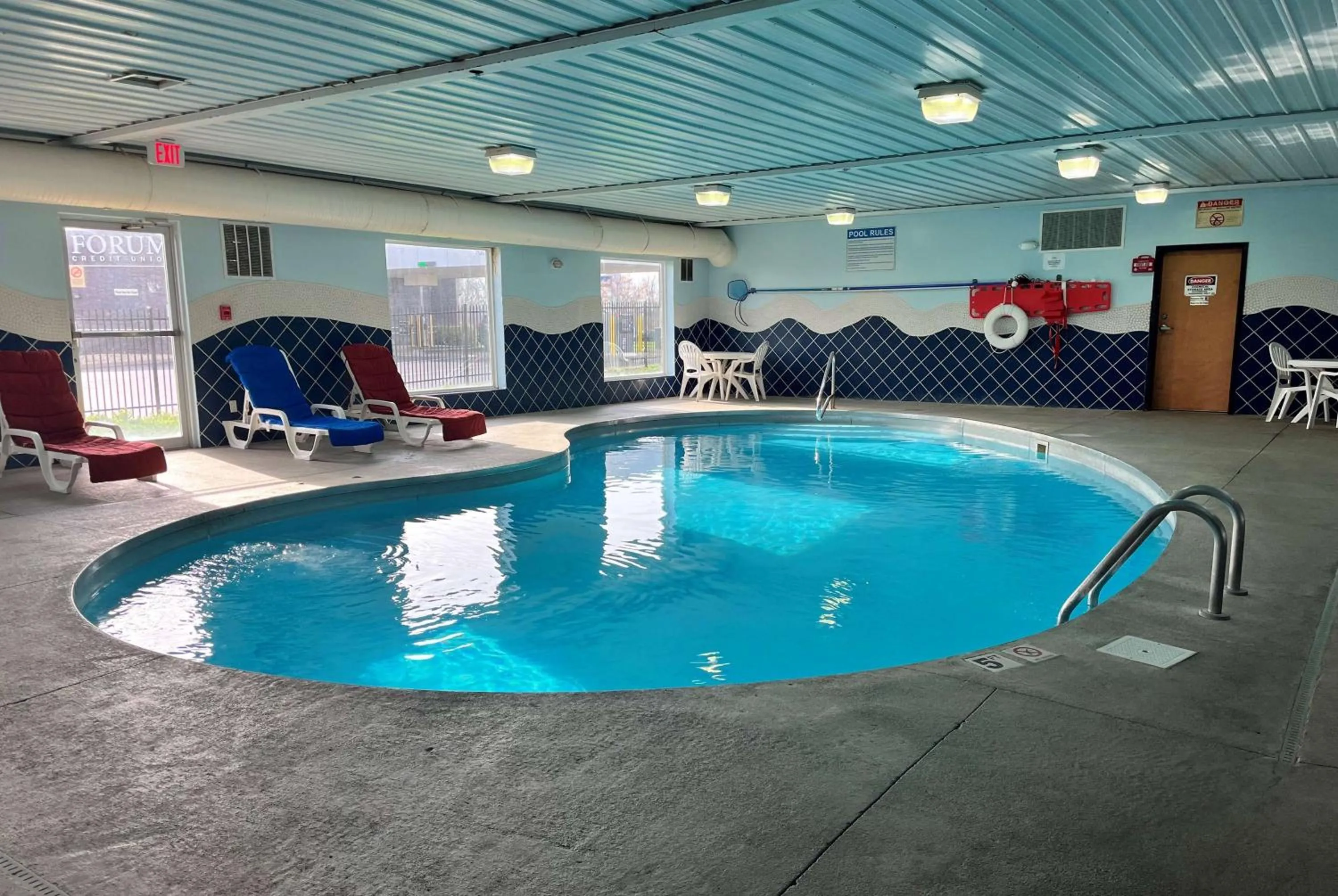 Pool view in Baymont by Wyndham Indianapolis Northeast