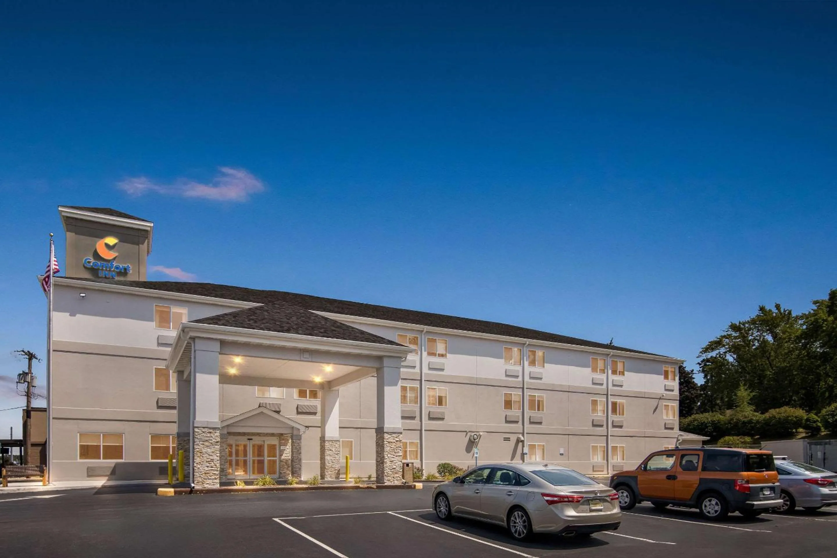 Property building in Comfort Inn Schereville