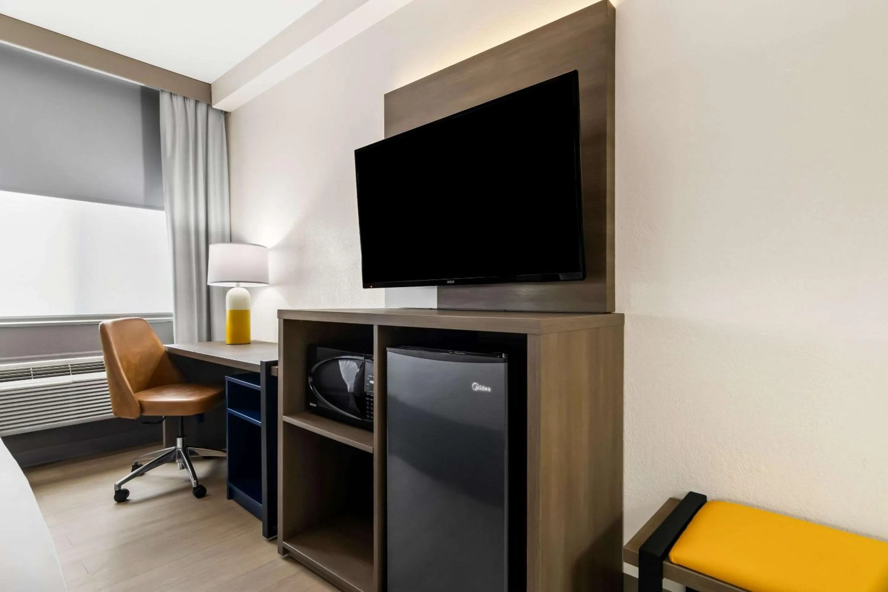 Bedroom in Comfort Inn Schereville