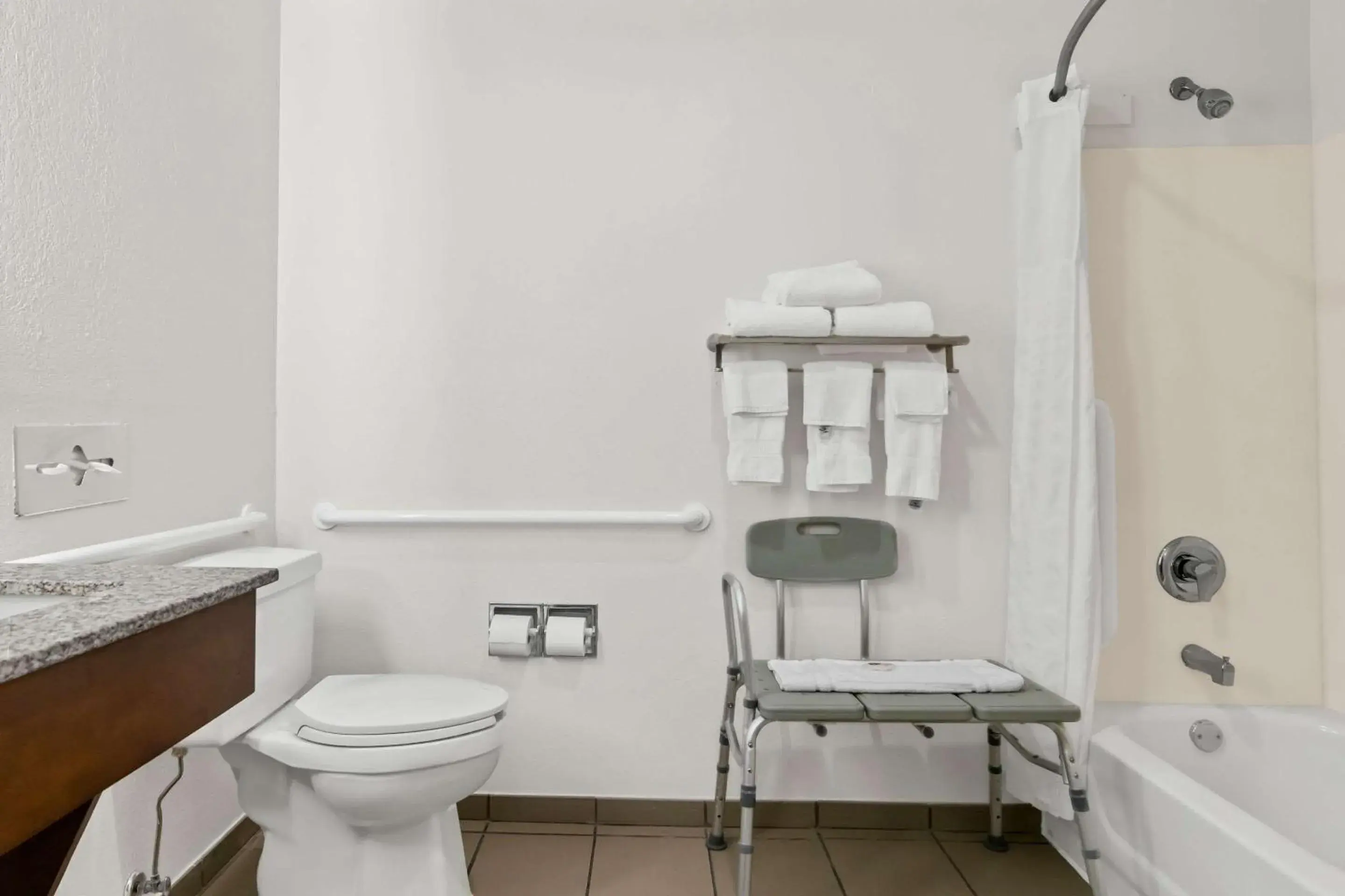 Bedroom in Comfort Inn Schereville Bedroom in Comfort Inn Schereville