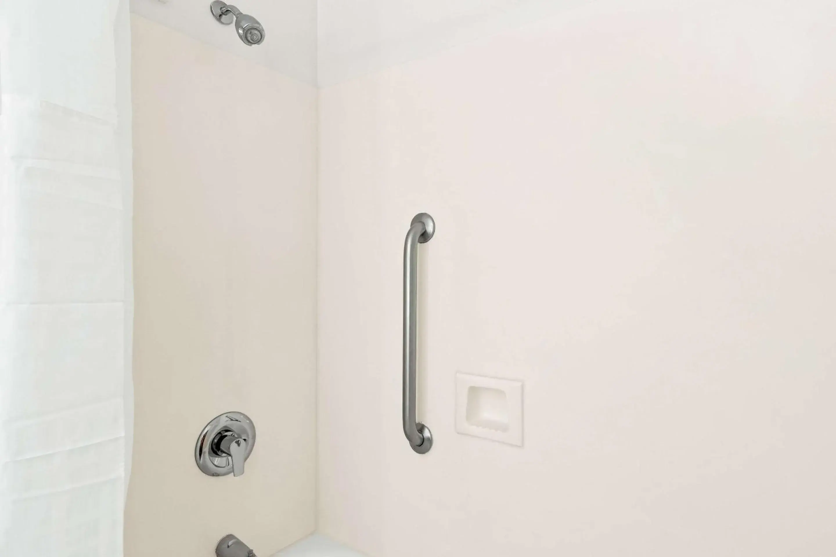 Bedroom in Comfort Inn Schereville Bedroom in Comfort Inn Schereville