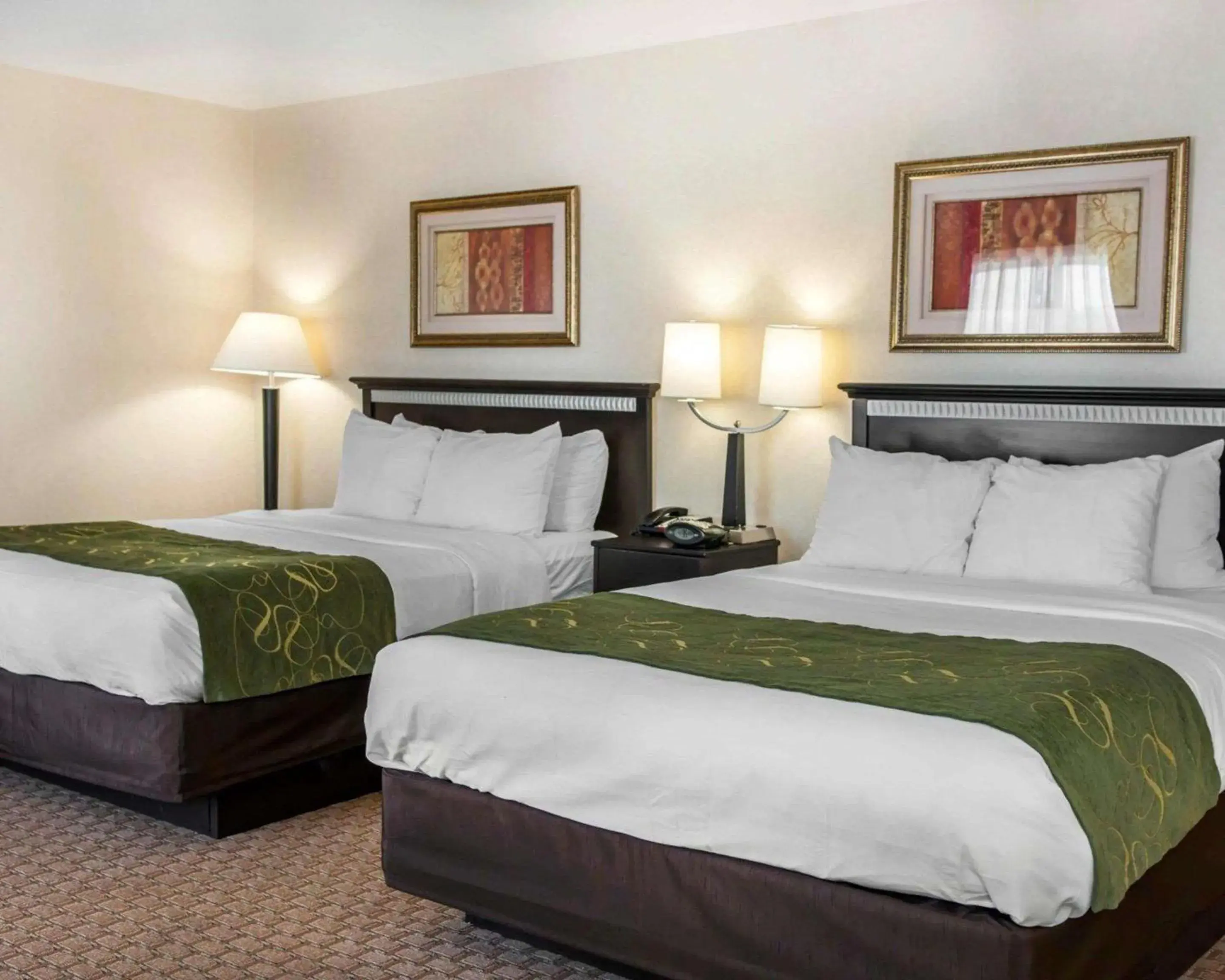 Photo of the whole room, Bed in Comfort Suites Southport Photo of the whole room, Bed in Comfort Suites Southport