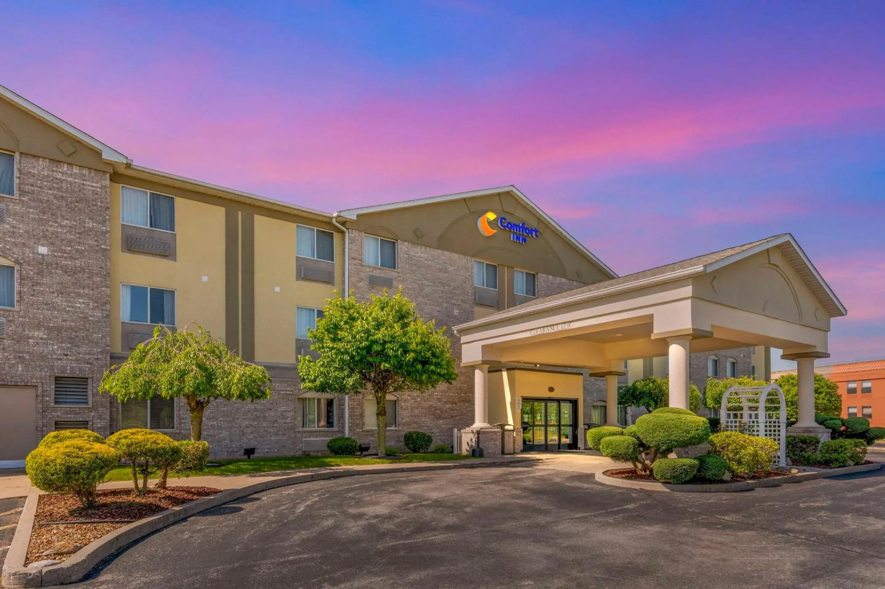 Property building in Comfort Inn Property building in Comfort Inn