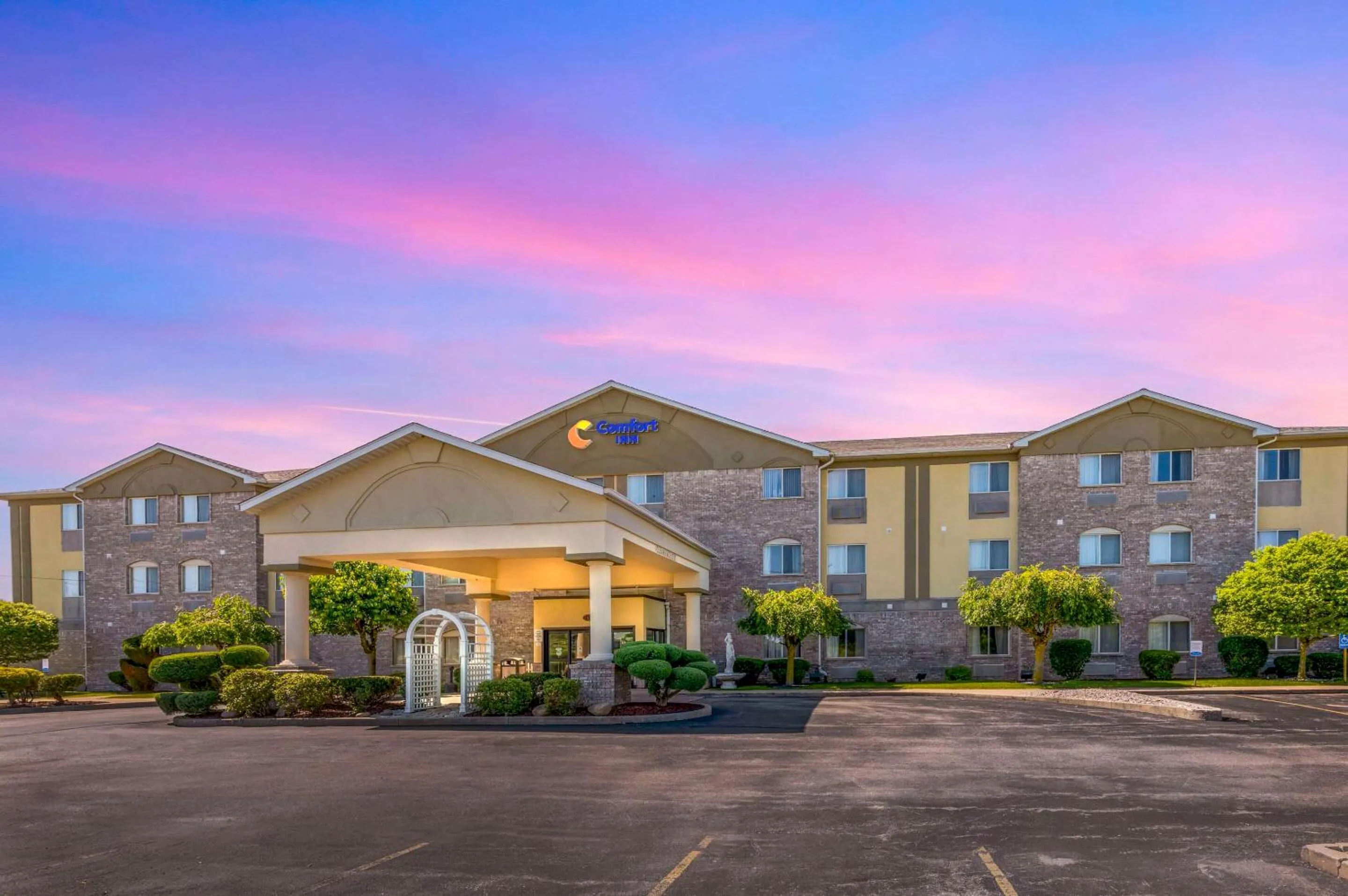 Property building in Comfort Inn