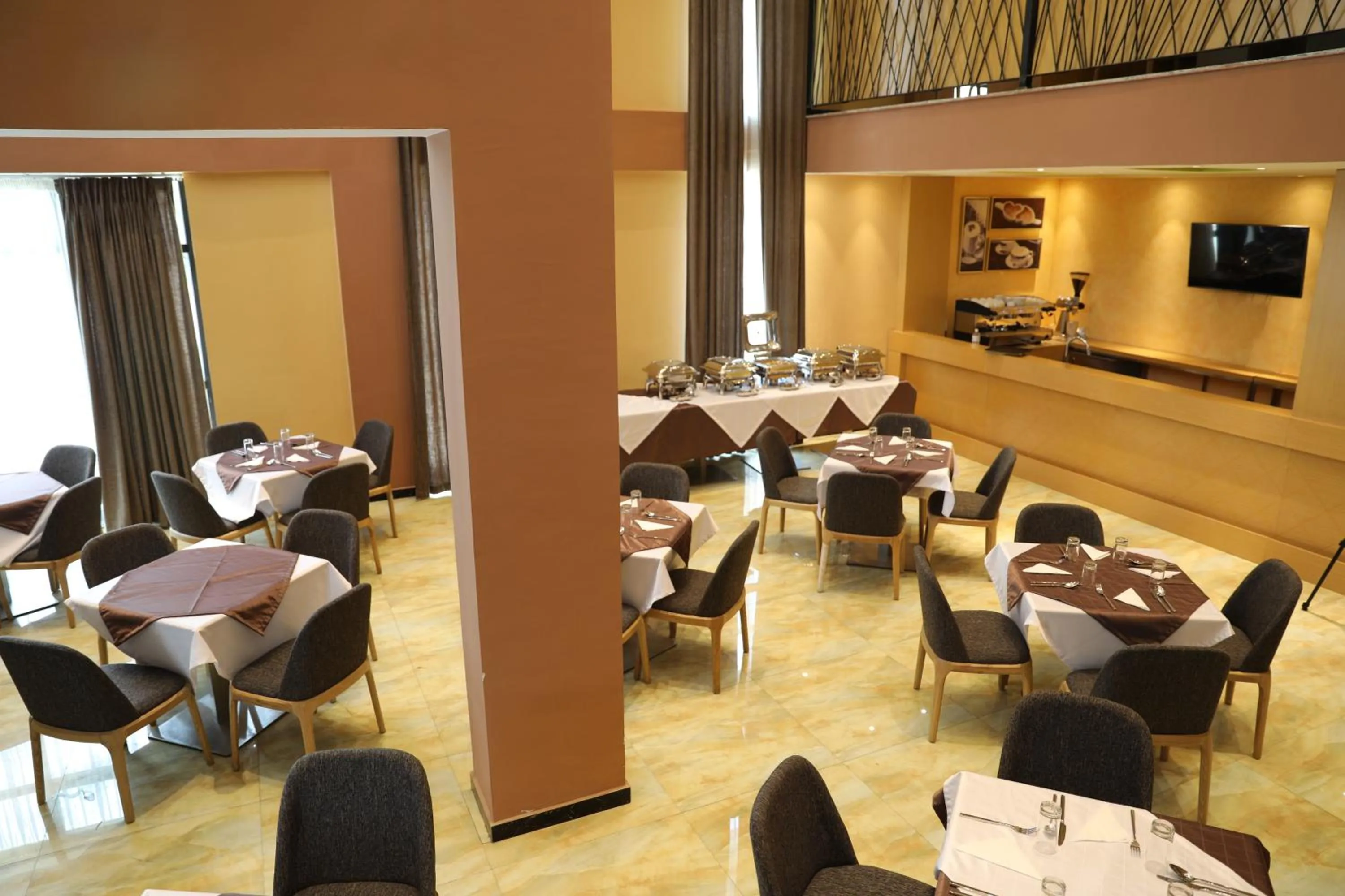 Restaurant/places to eat in Vamos Addis Hotel