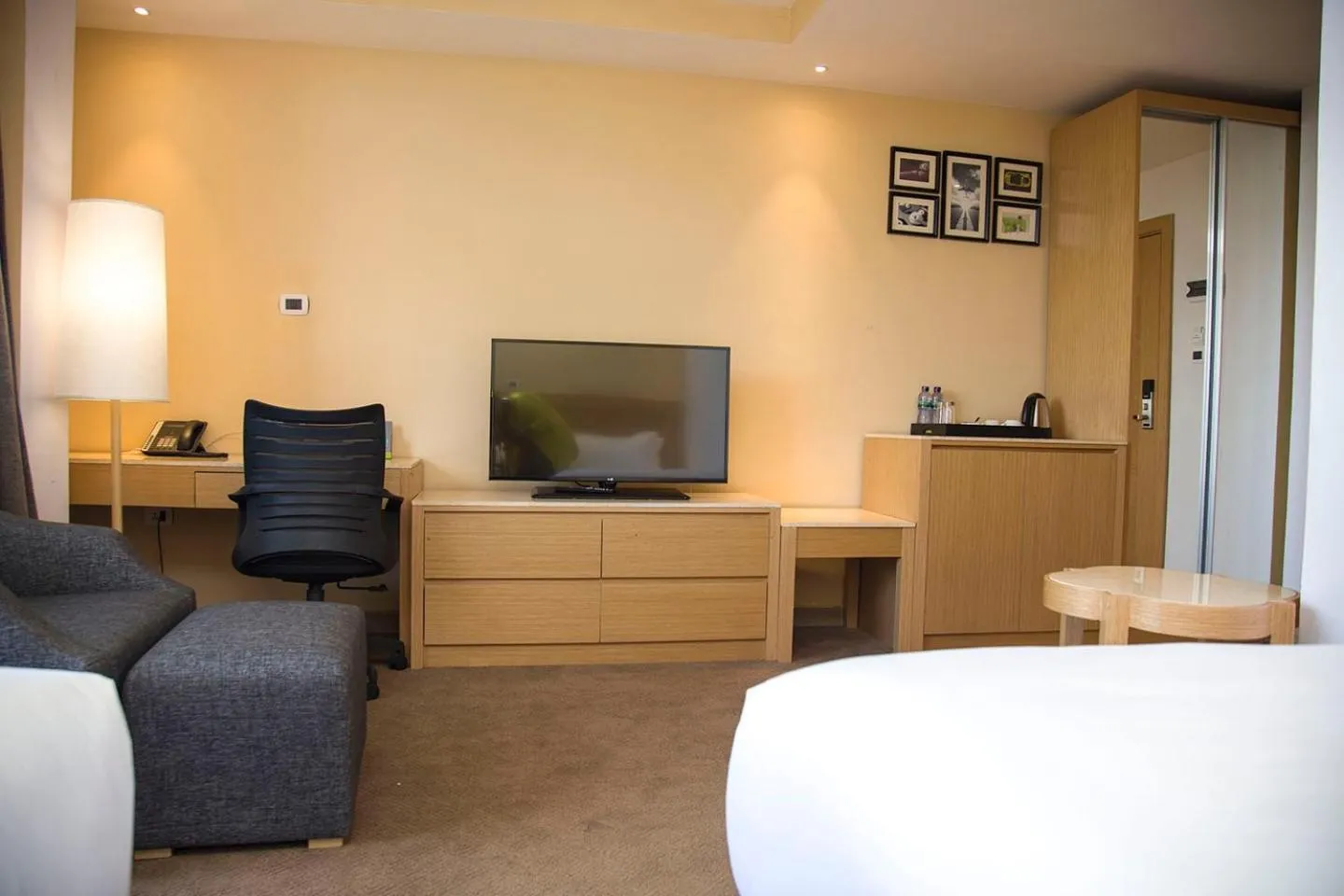 TV and multimedia in Vamos Addis Hotel