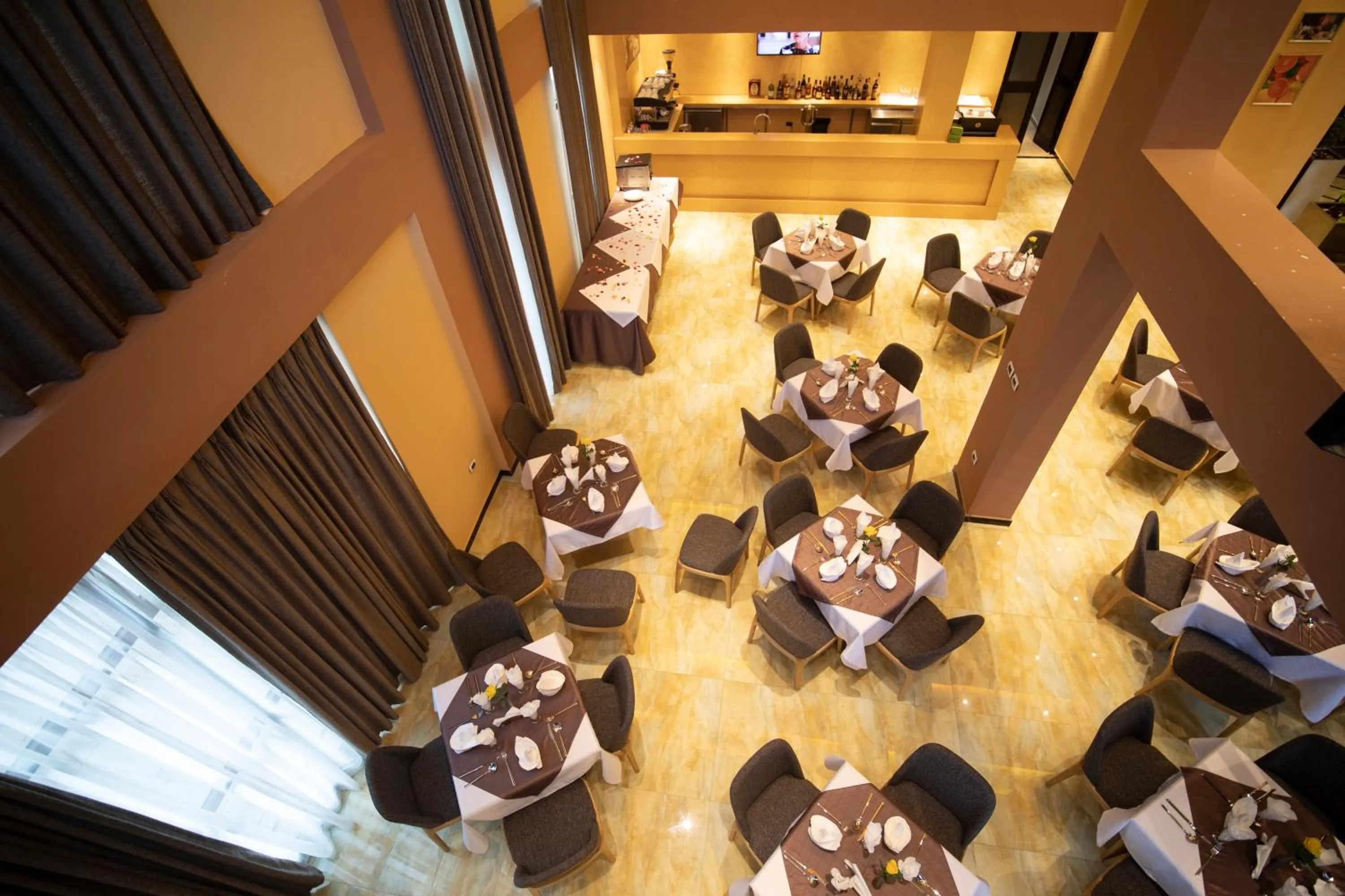 Restaurant/places to eat in Vamos Addis Hotel