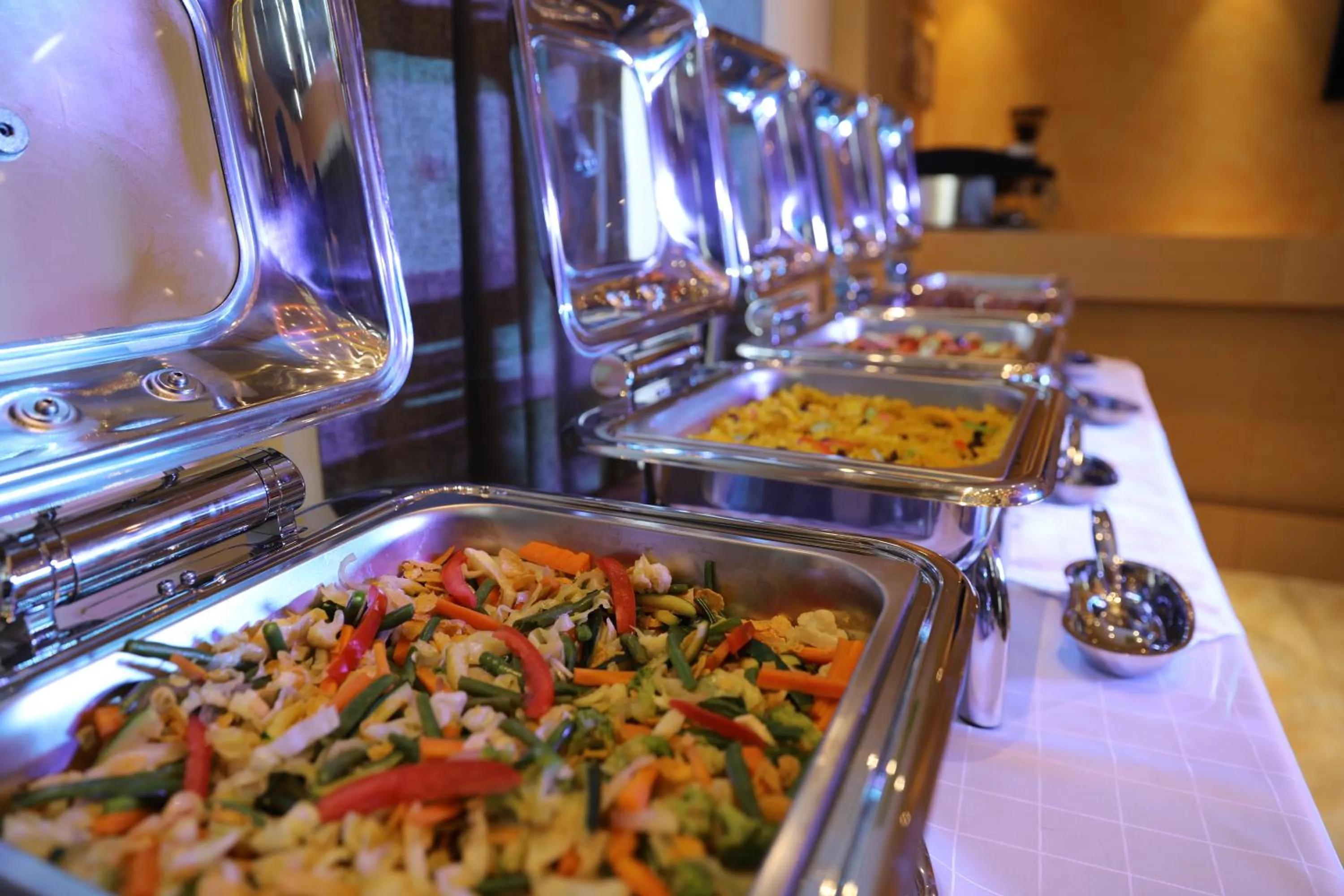 Restaurant/places to eat in Vamos Addis Hotel