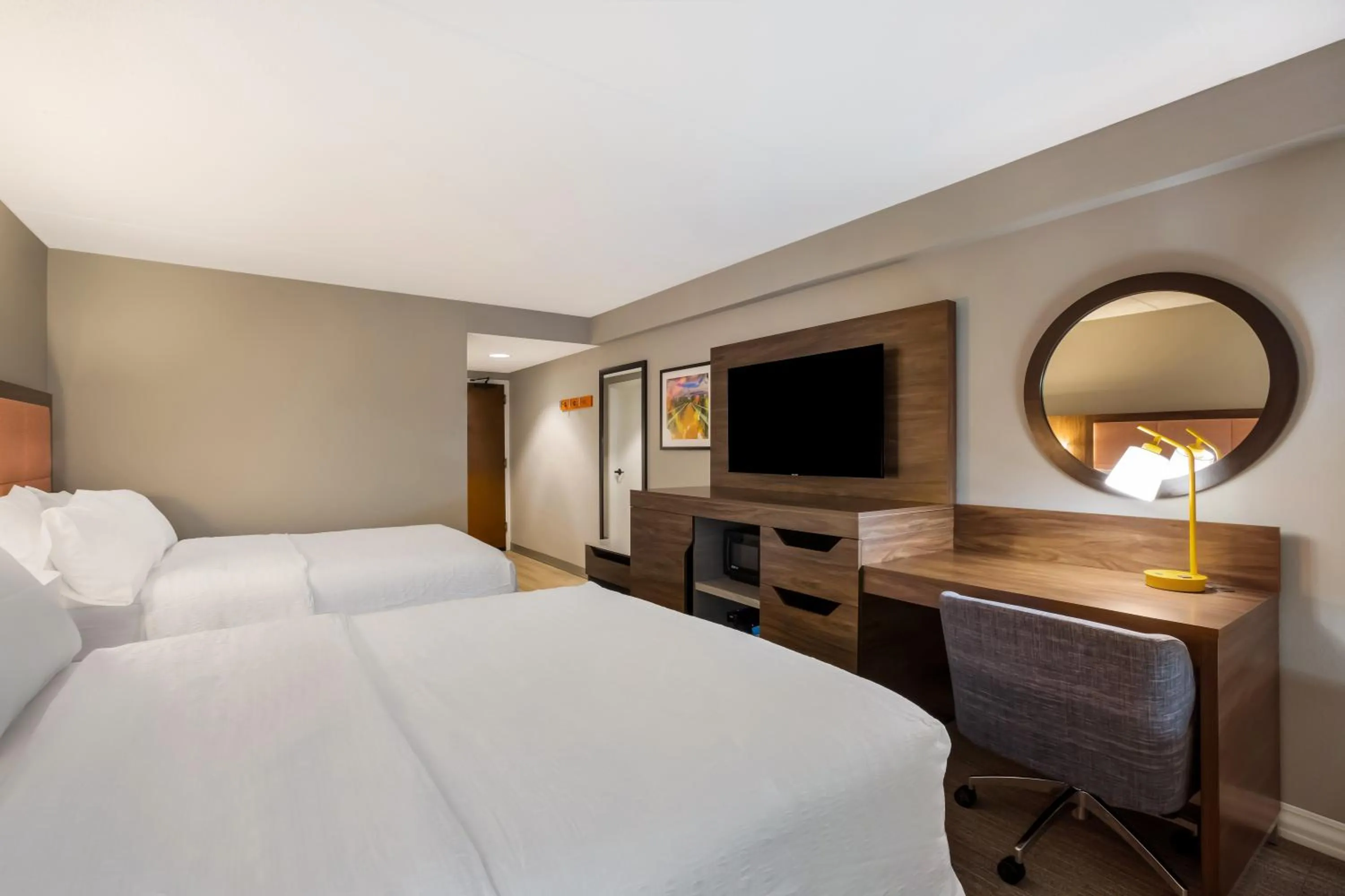 Bed in Hampton Inn Philadelphia/Willow Grove