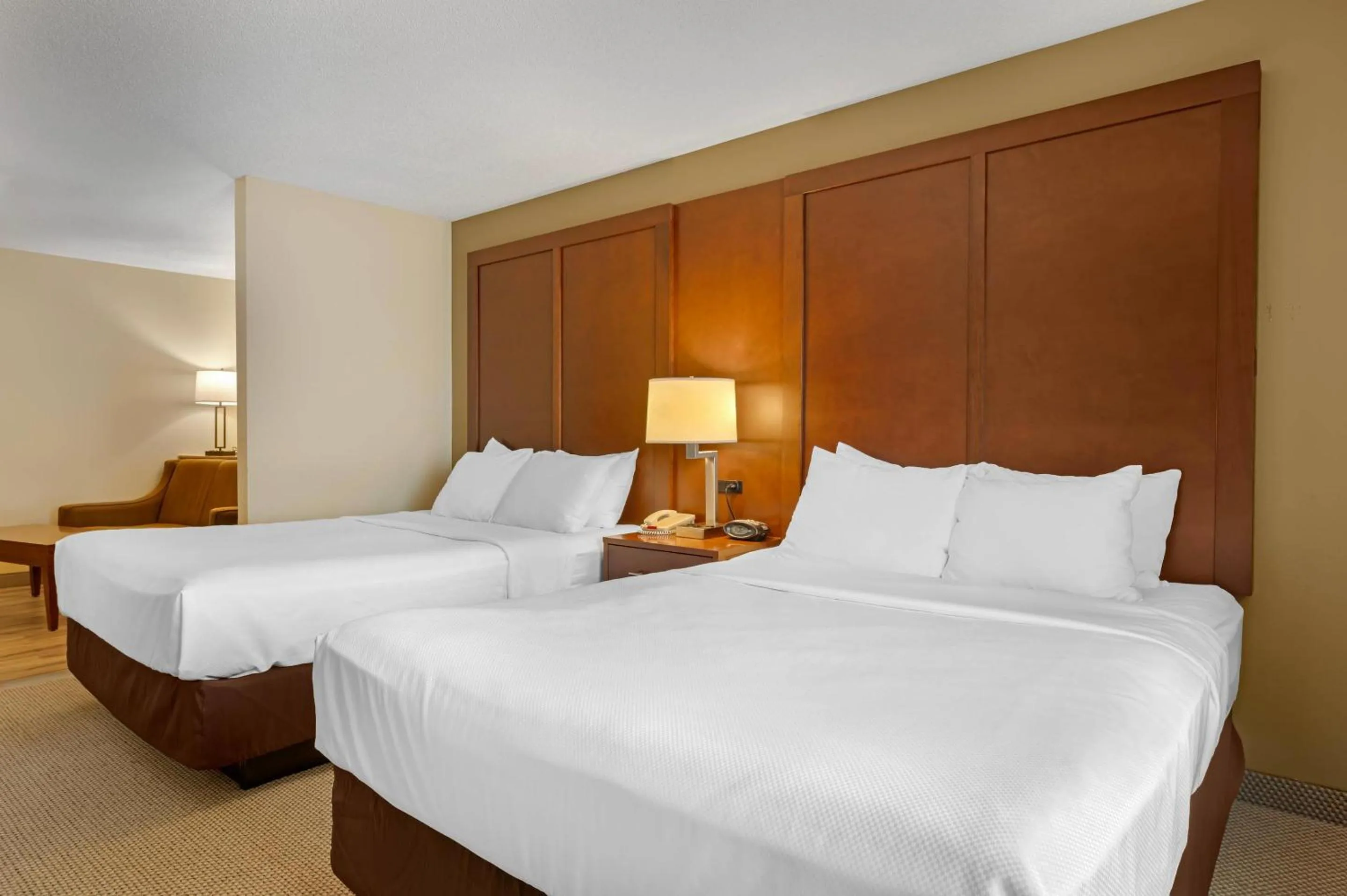 Bedroom, Bed in Comfort Suites South Bend Near Casino