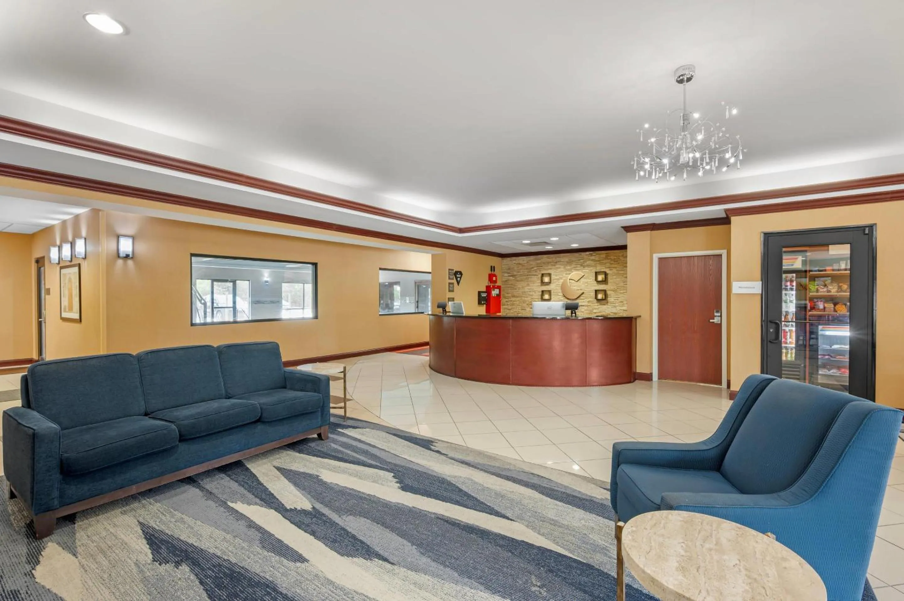 Lobby or reception in Comfort Suites South Bend Near Casino