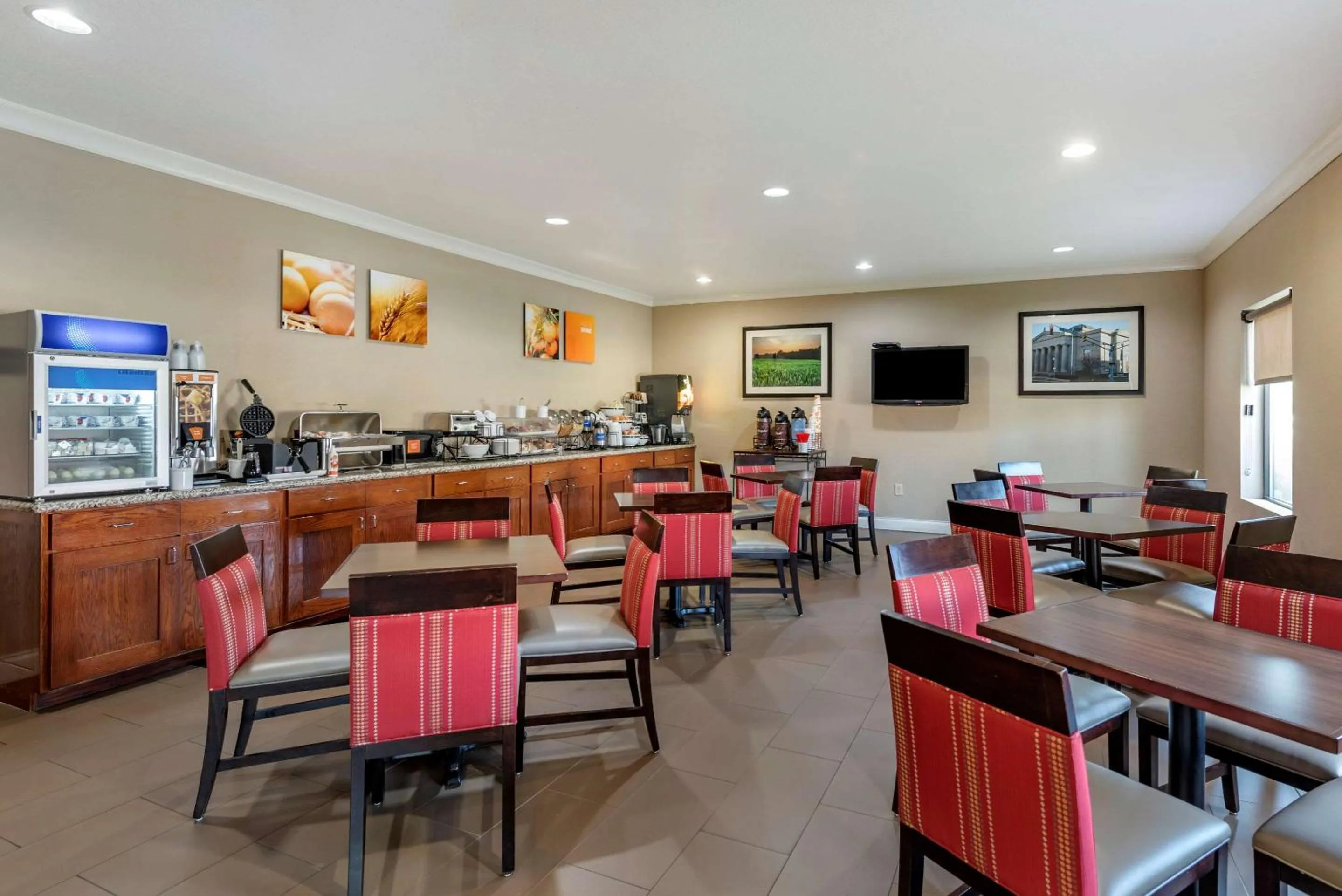 Restaurant/places to eat in Comfort Inn & Suites Muncie Near University