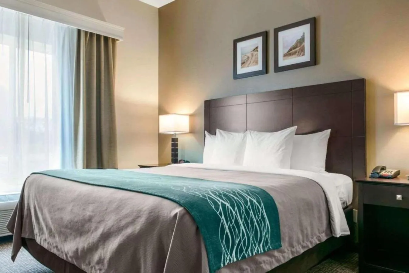 Bed in Comfort Inn & Suites Porter near Indiana Dunes