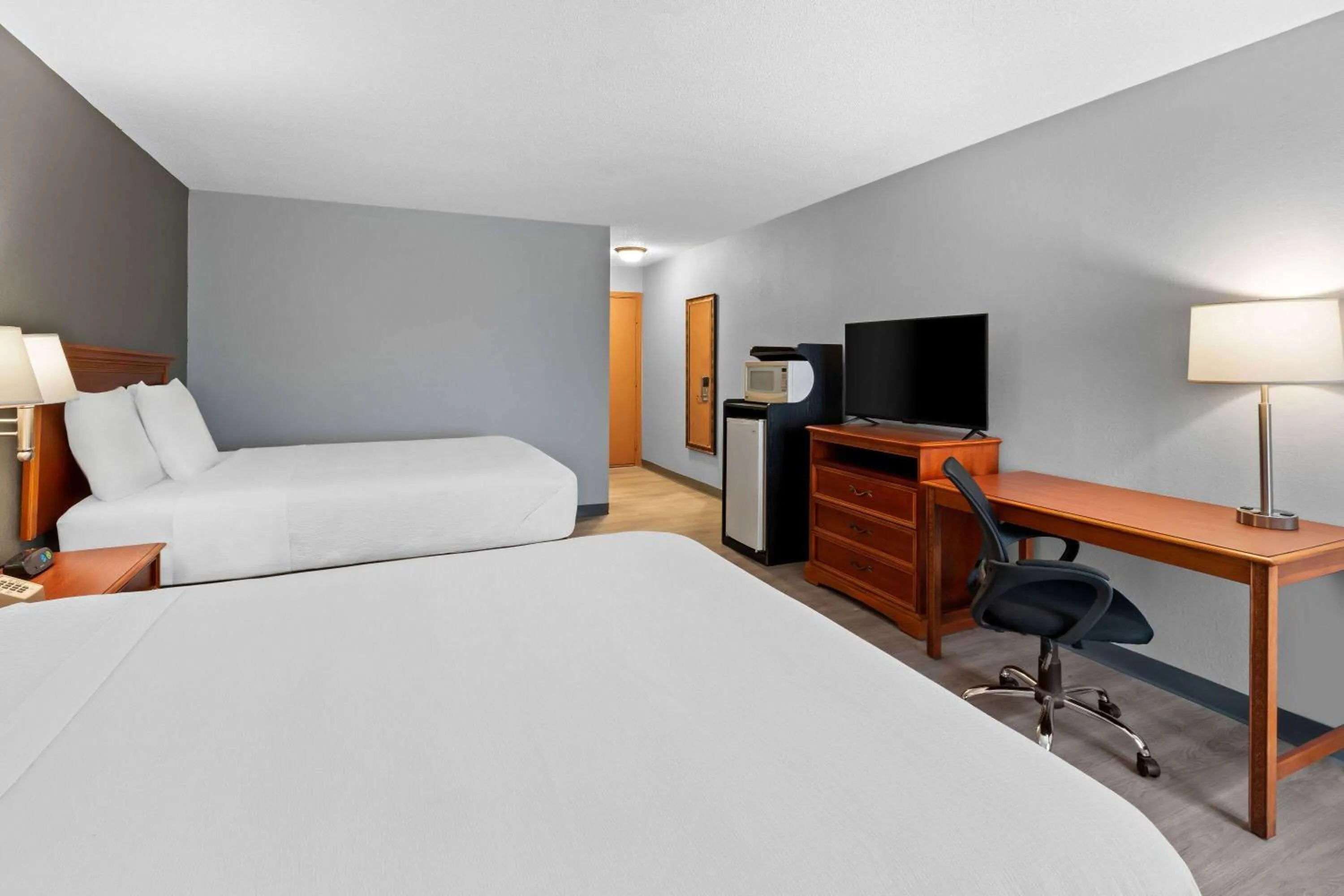 Bed in Baymont by Wyndham Lebanon IN