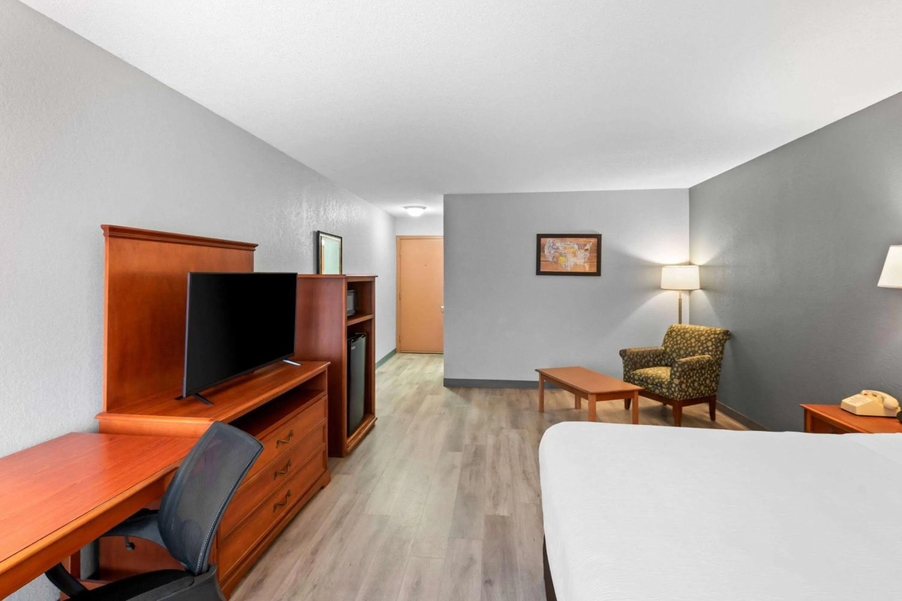 Bed in Baymont by Wyndham Lebanon IN