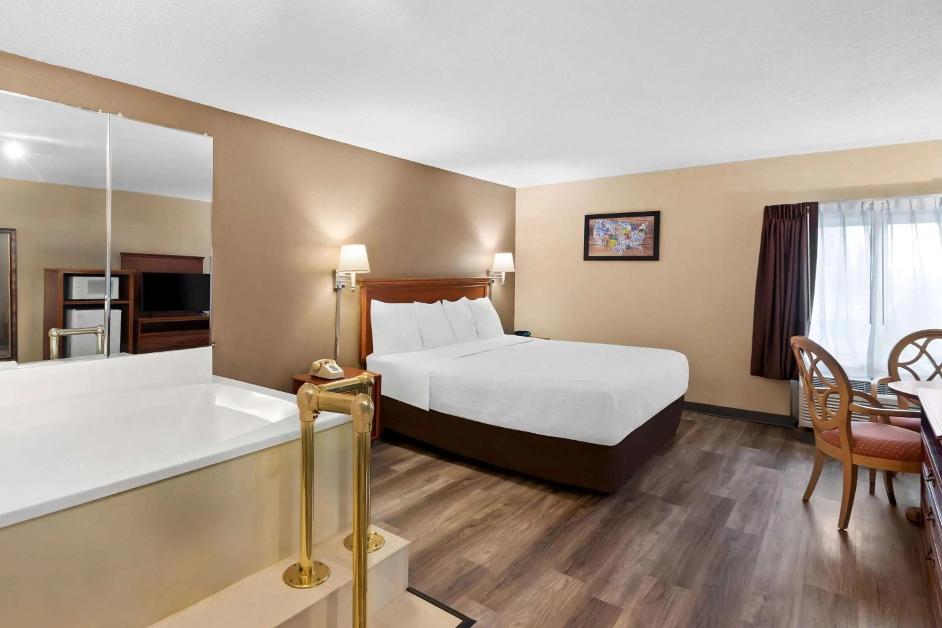 Bath, Bed in Baymont by Wyndham Lebanon IN