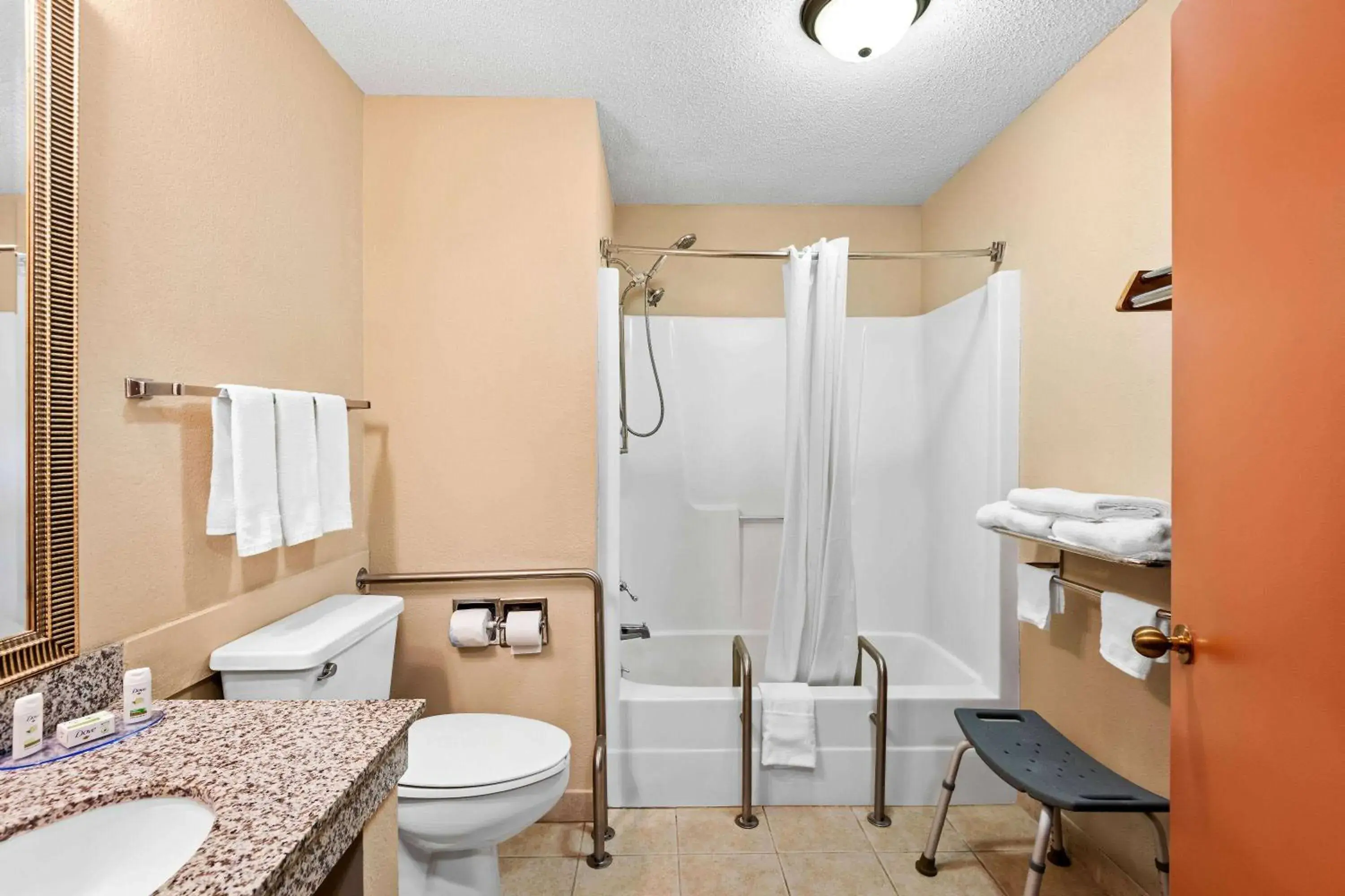 King Room with Mobility Access and Bathtub with Grab Bars, Non-Smoking in Baymont by Wyndham Lebanon IN King Room with Mobility Access and Bathtub with Grab Bars, Non-Smoking in Baymont by Wyndham Lebanon IN